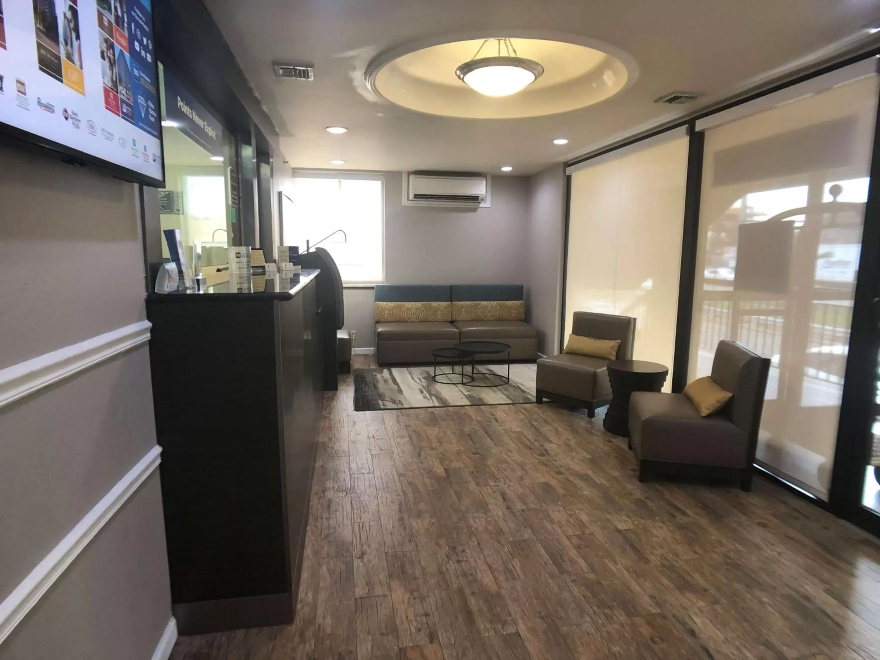 Lobby or reception in Best Western Jamaica Inn Lobby or reception in Best Western Jamaica Inn