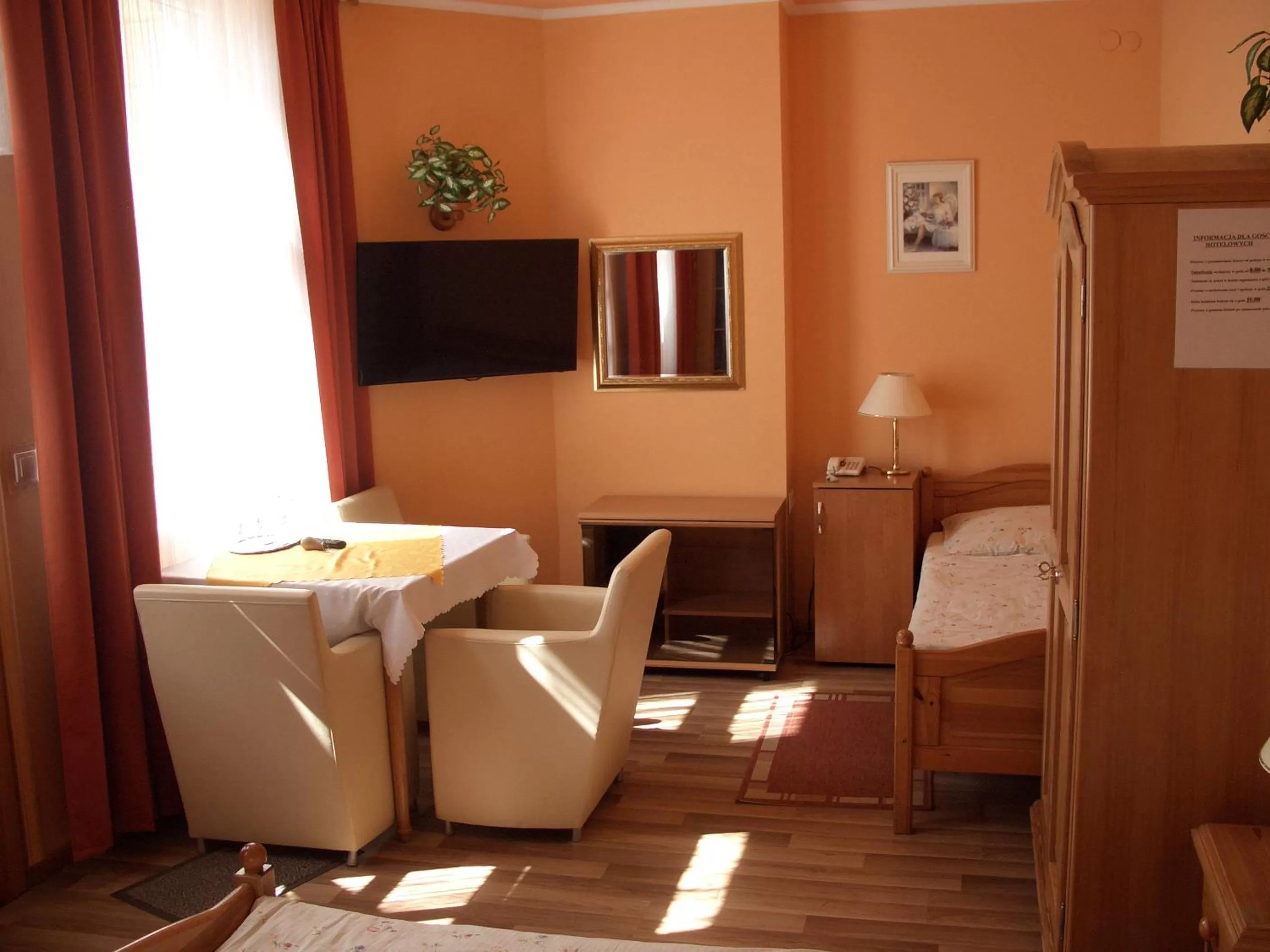 Photo of the whole room, TV/Entertainment Center in Hotel Alga