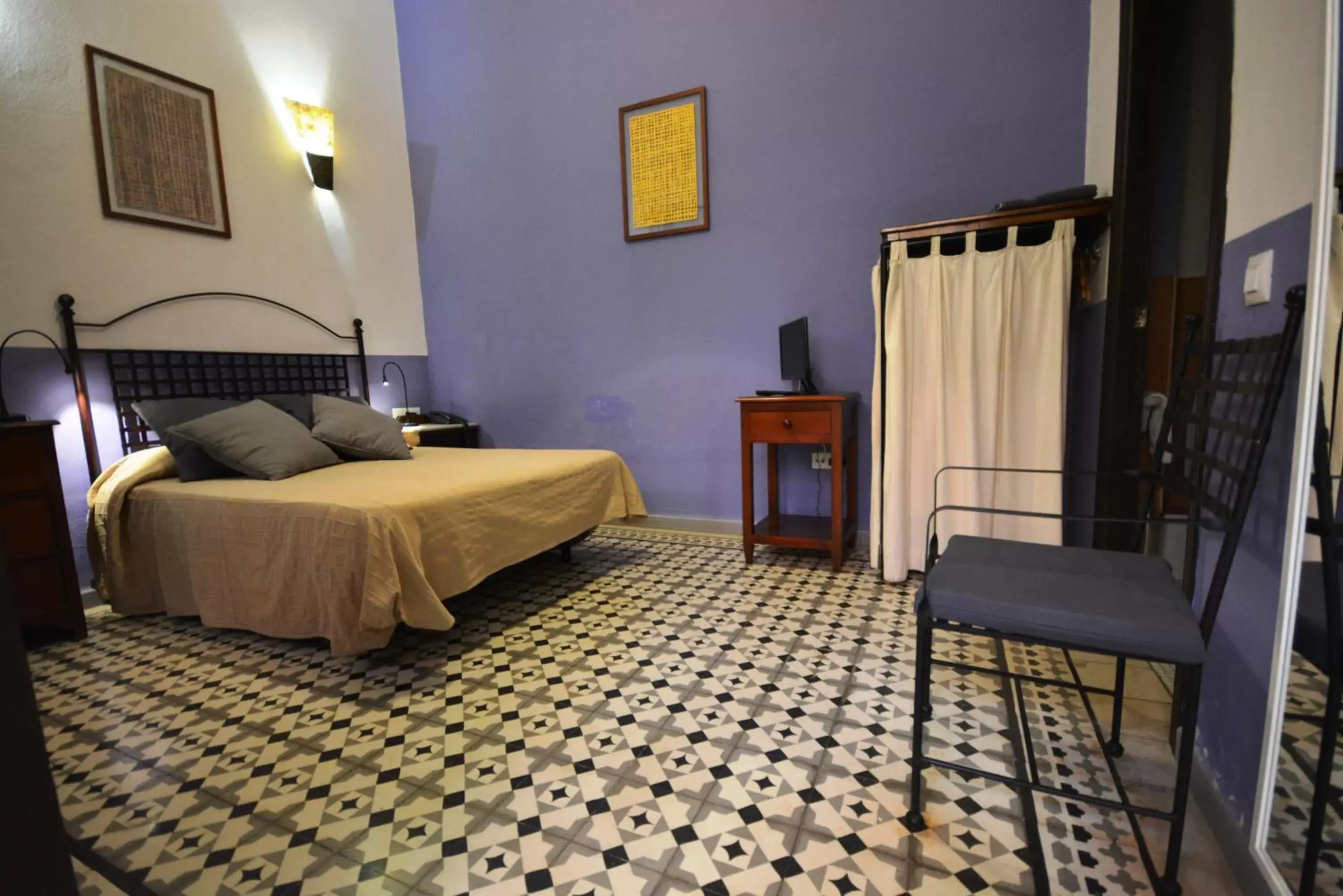 Photo of the whole room, Bed in Hotel Casa de los Azulejos