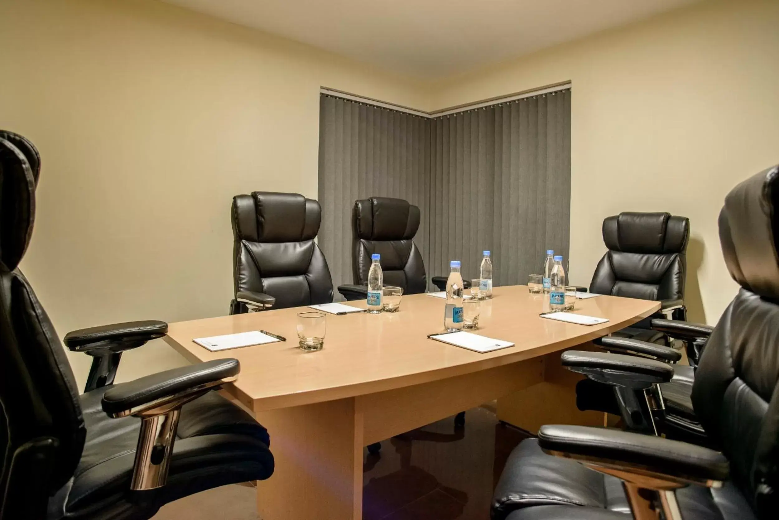 Other, Business Area/Conference Room in The Landmark Suites