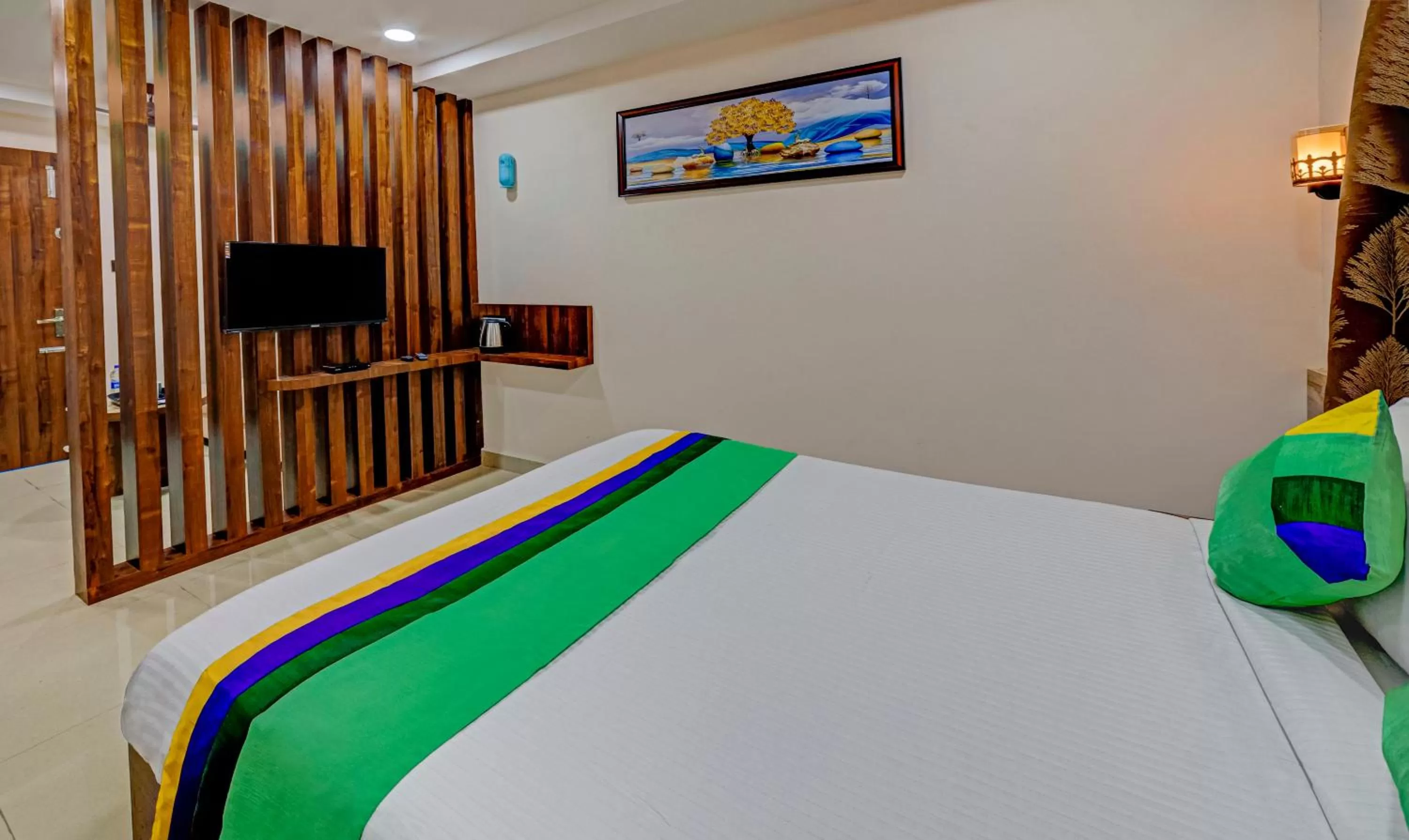 Bedroom, Bed in Treebo Seven Inn