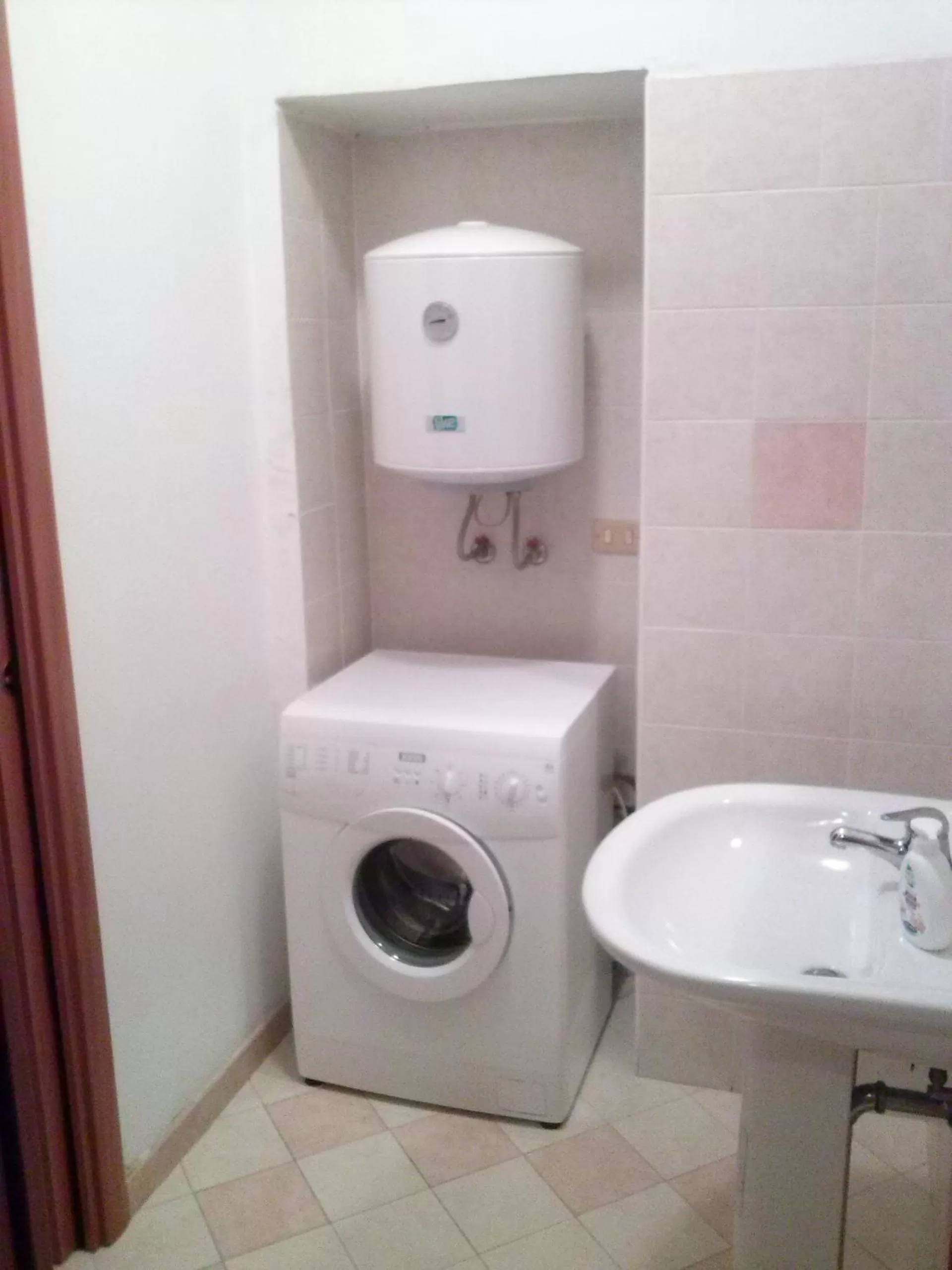 washing machine in B&B Rosa Dei Venti
