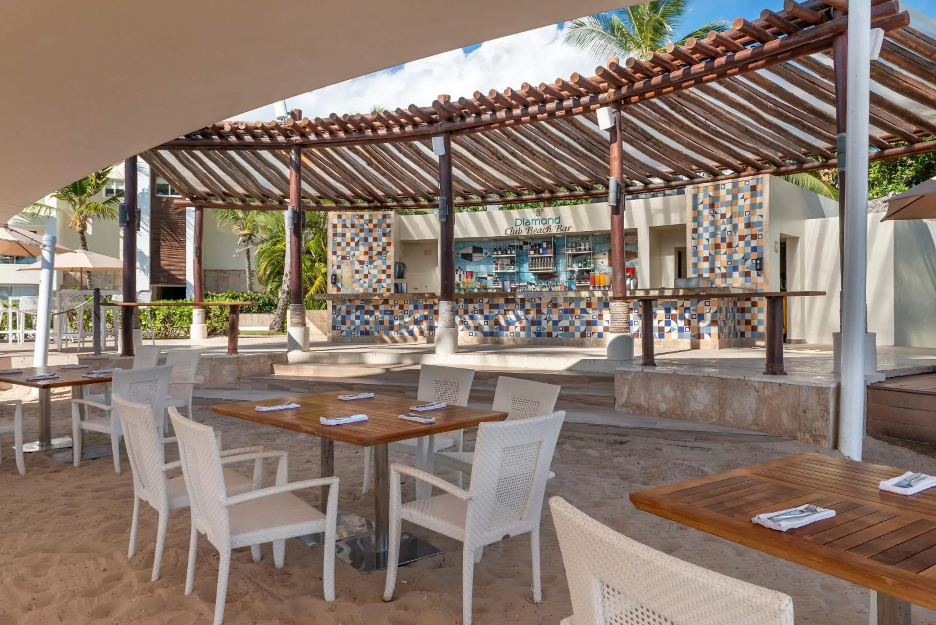 Lounge or bar, Restaurant/Places to Eat in Royalton Punta Cana, An Autograph Collection All-Inclusive Resort & Casino