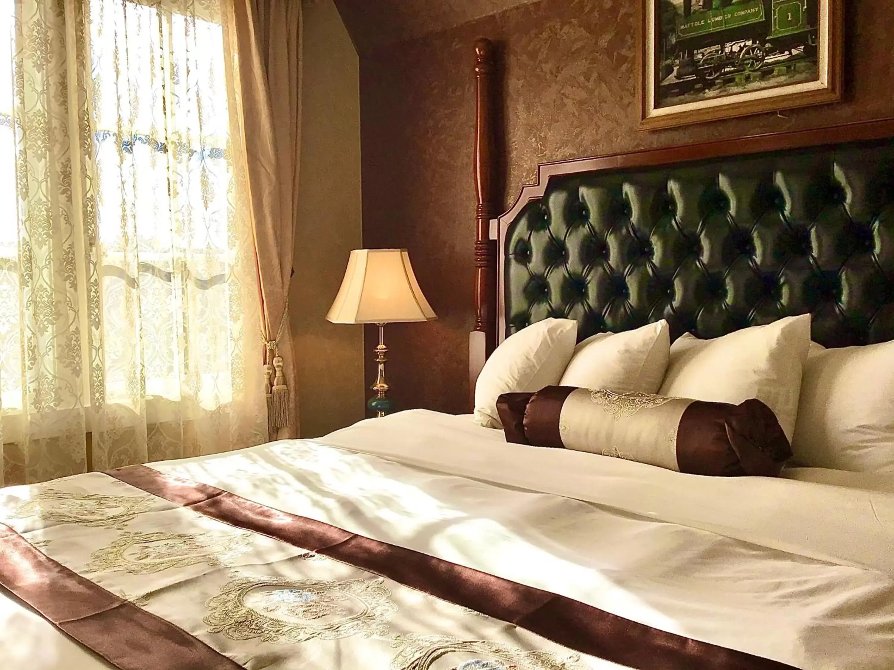 Bed in Eureka Inn, Trademark Collection by Wyndham