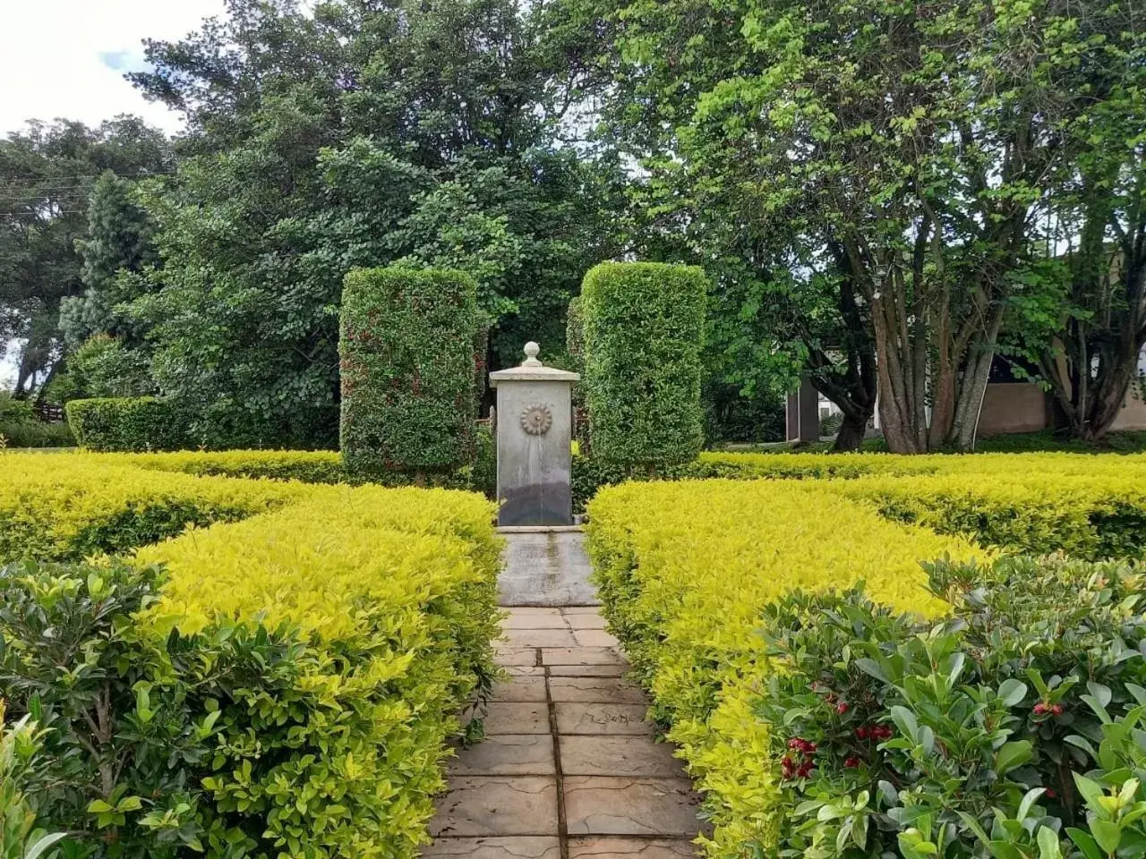 Garden in Nut Grove Manor Boutique Hotel