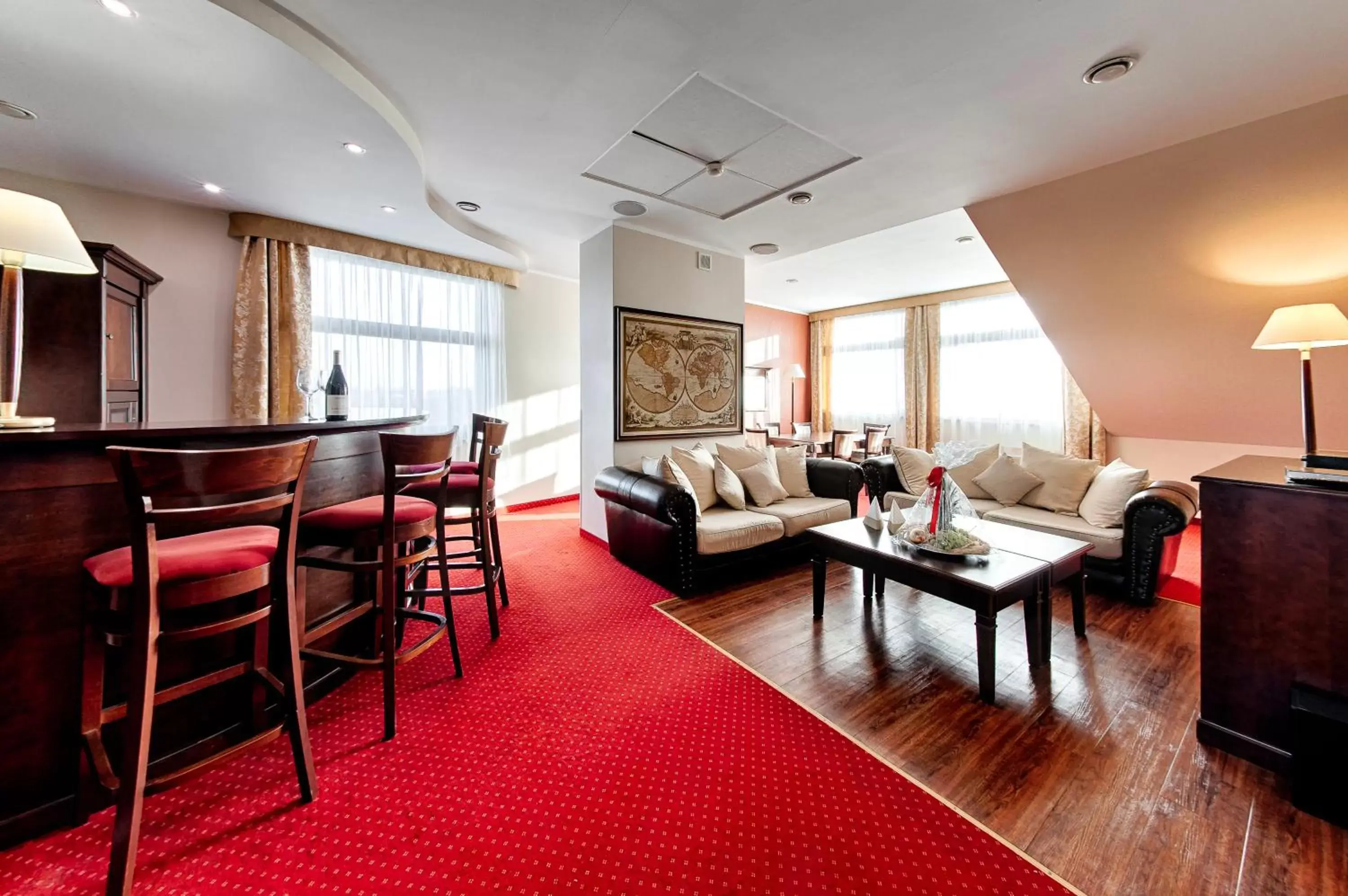 Living room, Seating Area in Grand Royal Hotel