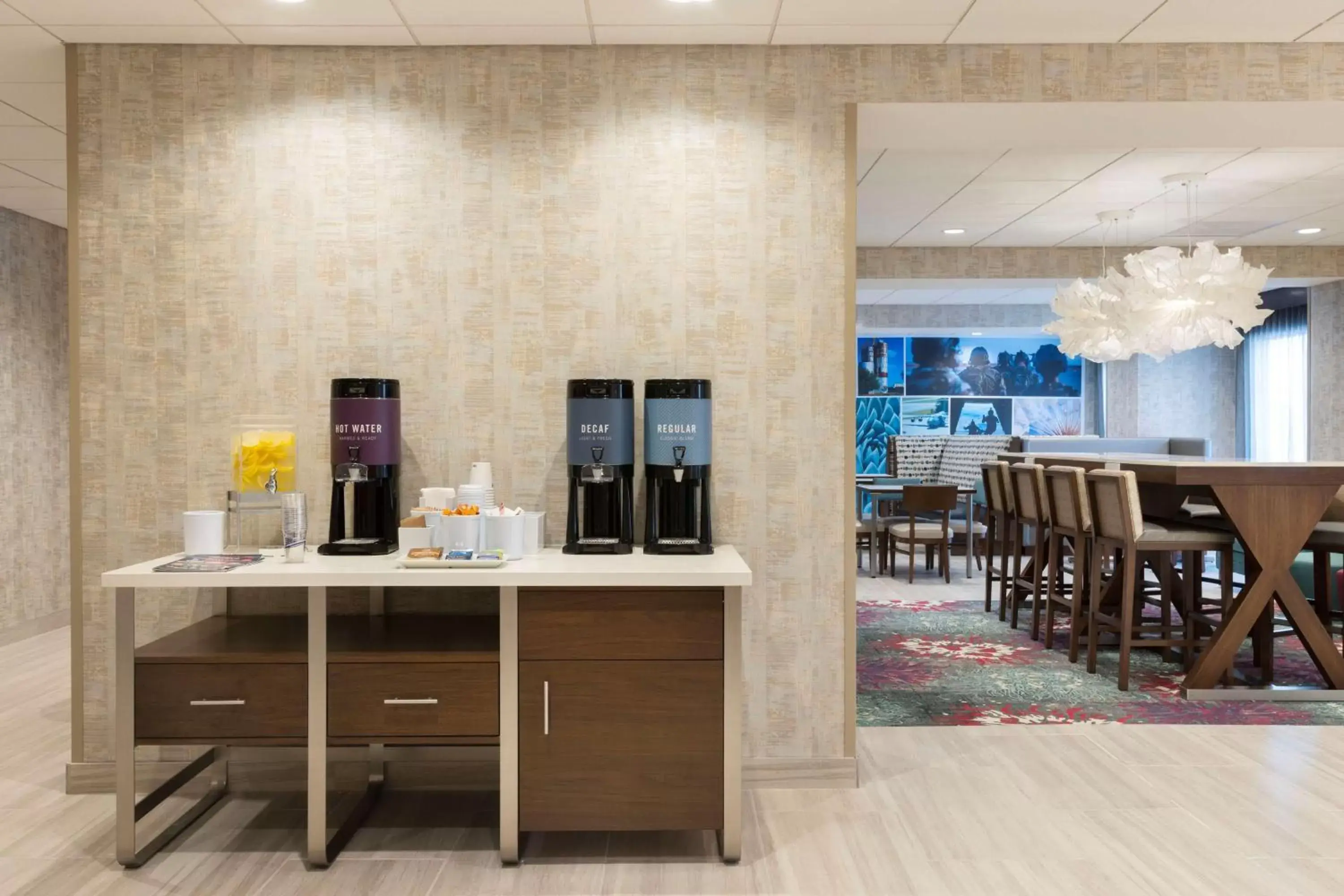 Dining area, Kitchen/Kitchenette in Home2 Suites By Hilton Clovis