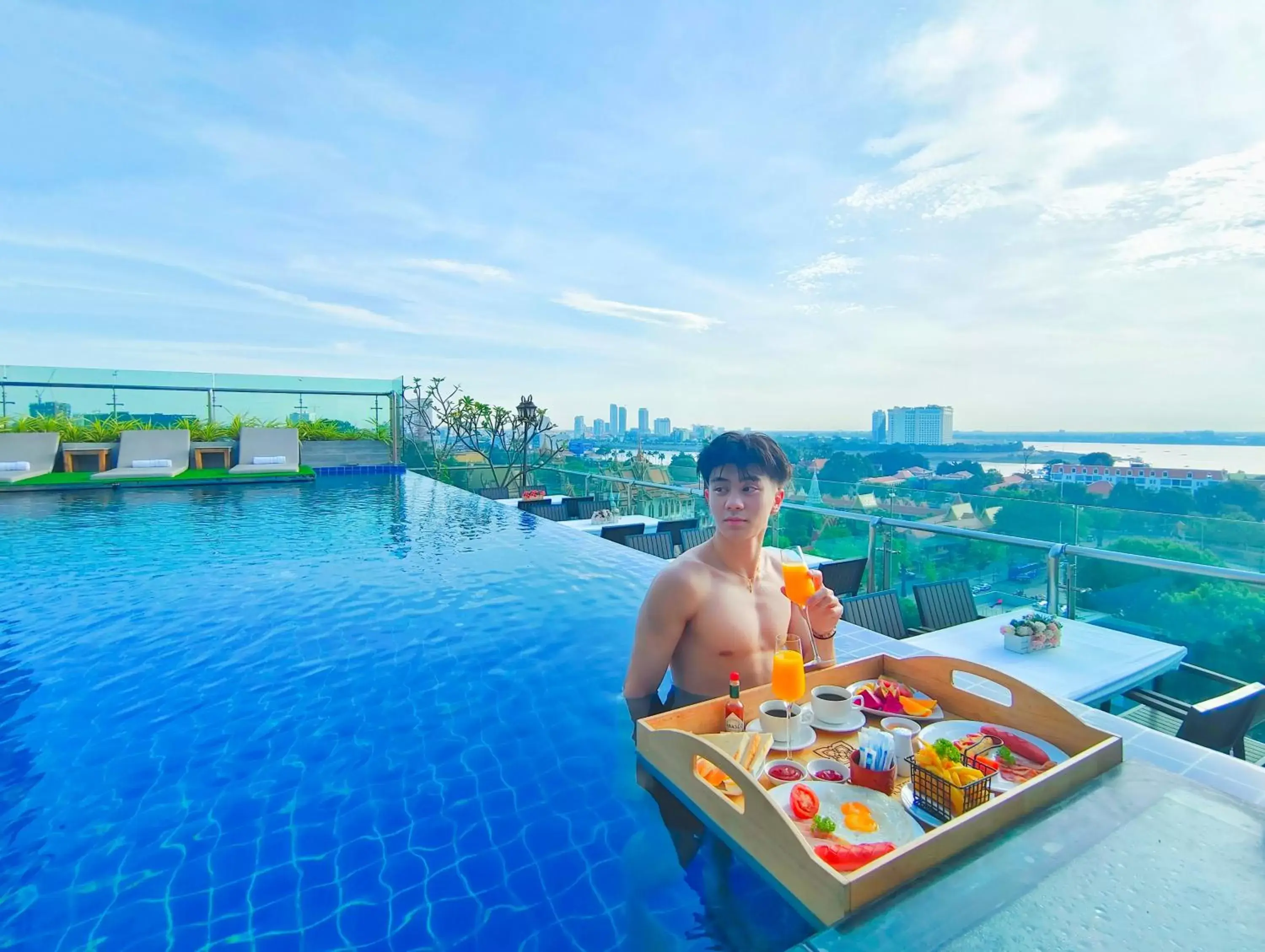 Swimming pool in Le Botum Hotel