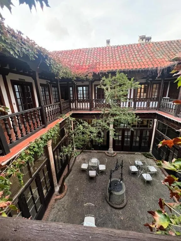 Inner courtyard view in Hosteria Real de Zamora