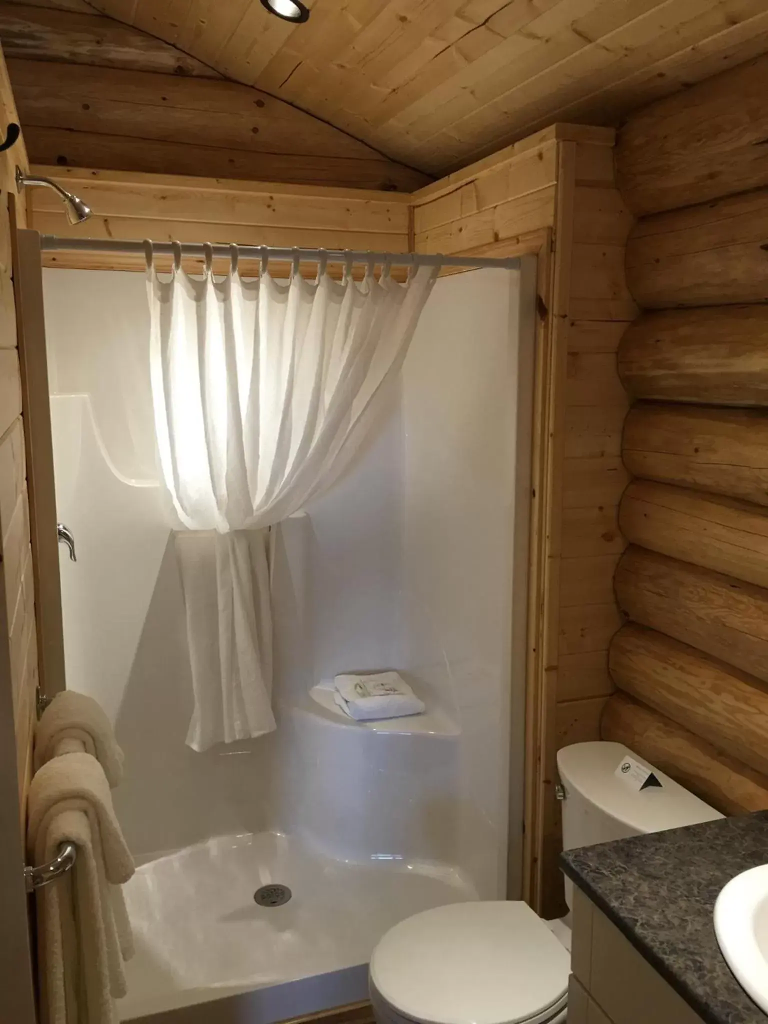 Bathroom in Port Hardy Cabins