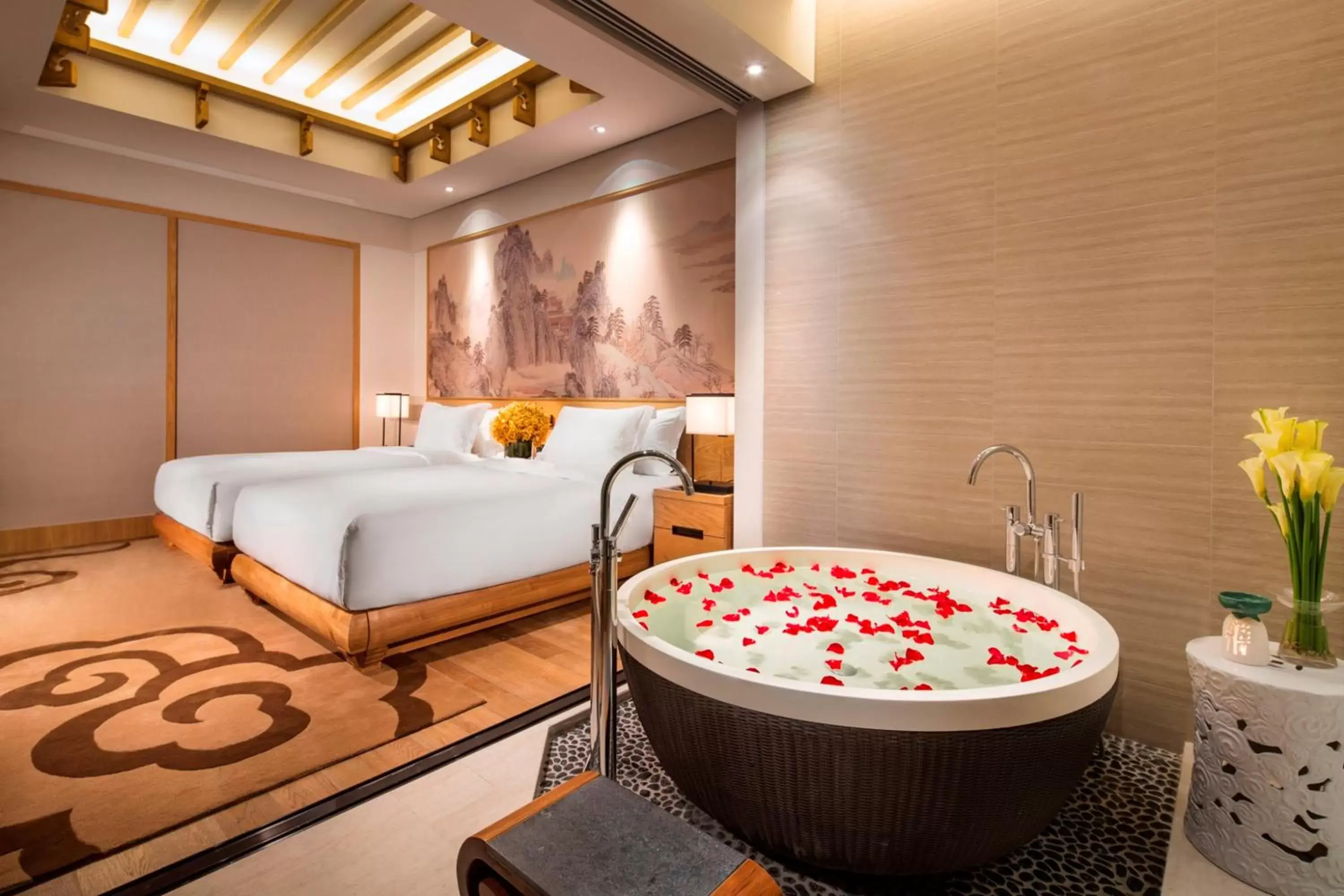 Bed, Seating Area in Banyan Tree Hotel Huangshan-The Ancient Charm of Huizhou, a Paradise