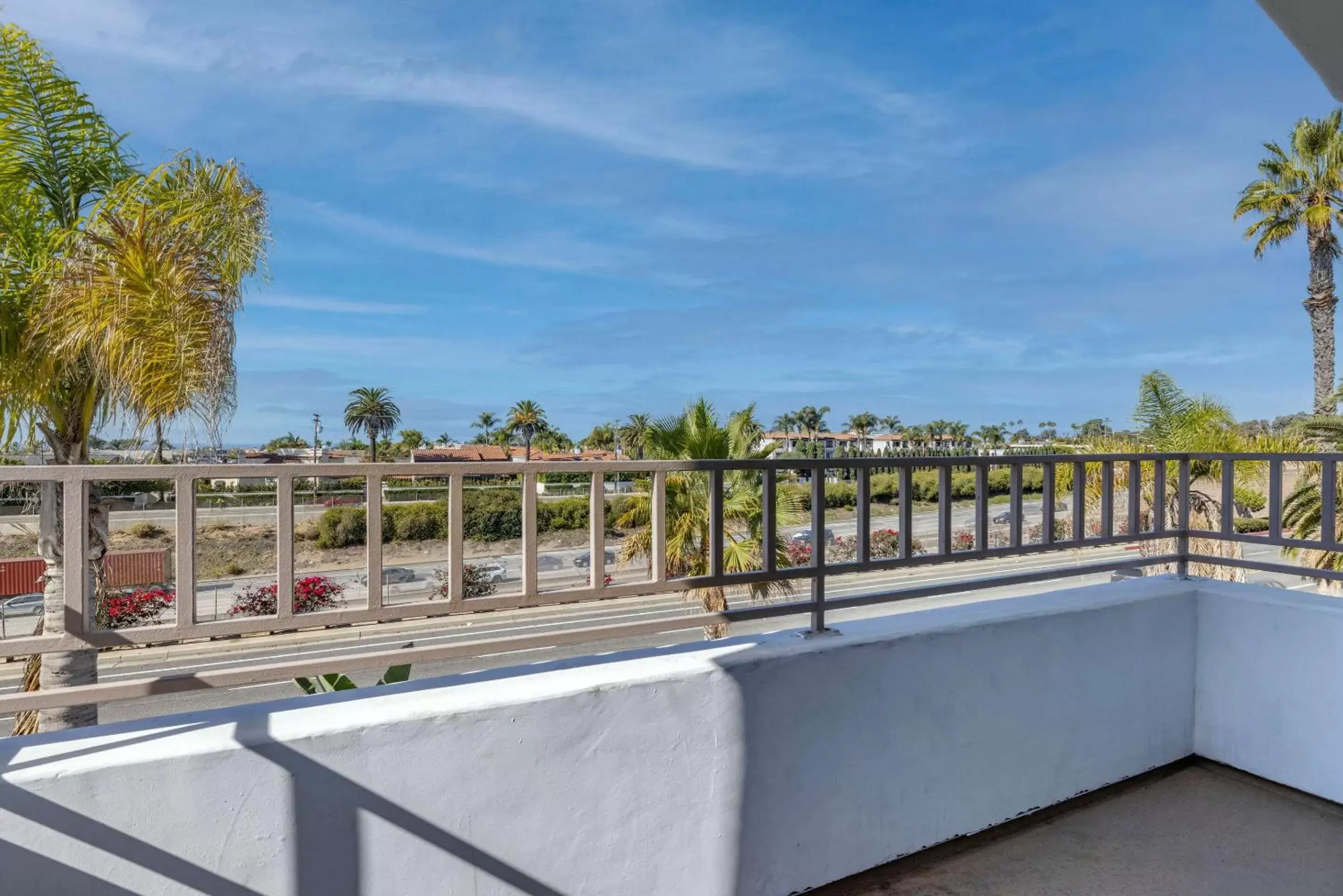 Photo of the whole room, Balcony/Terrace in Comfort Suites San Clemente Beach