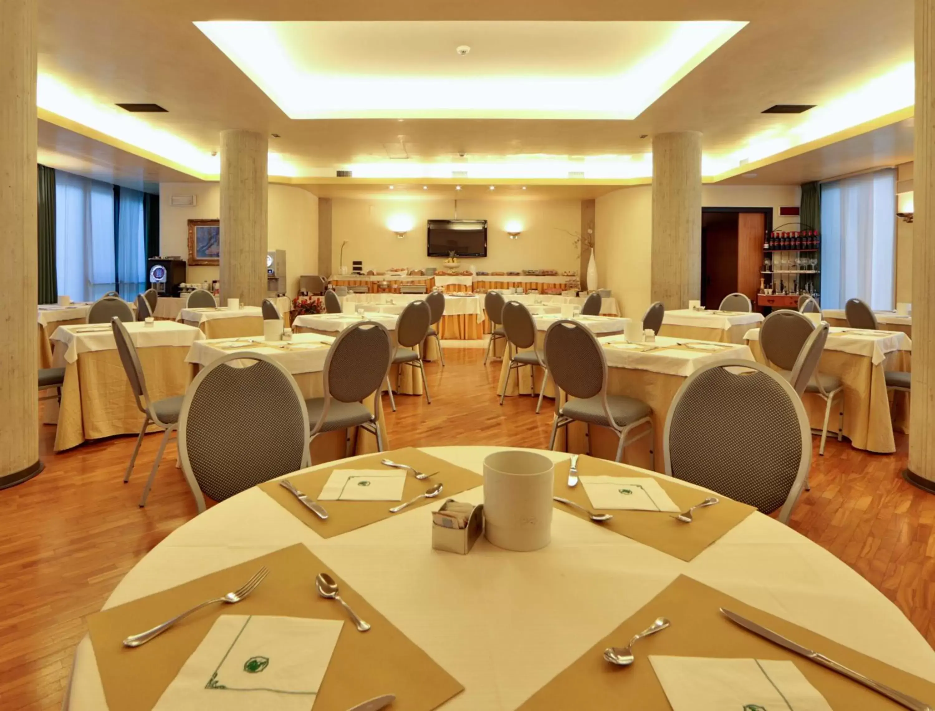 Restaurant/Places to Eat in Best Western Hotel Dei Cavalieri