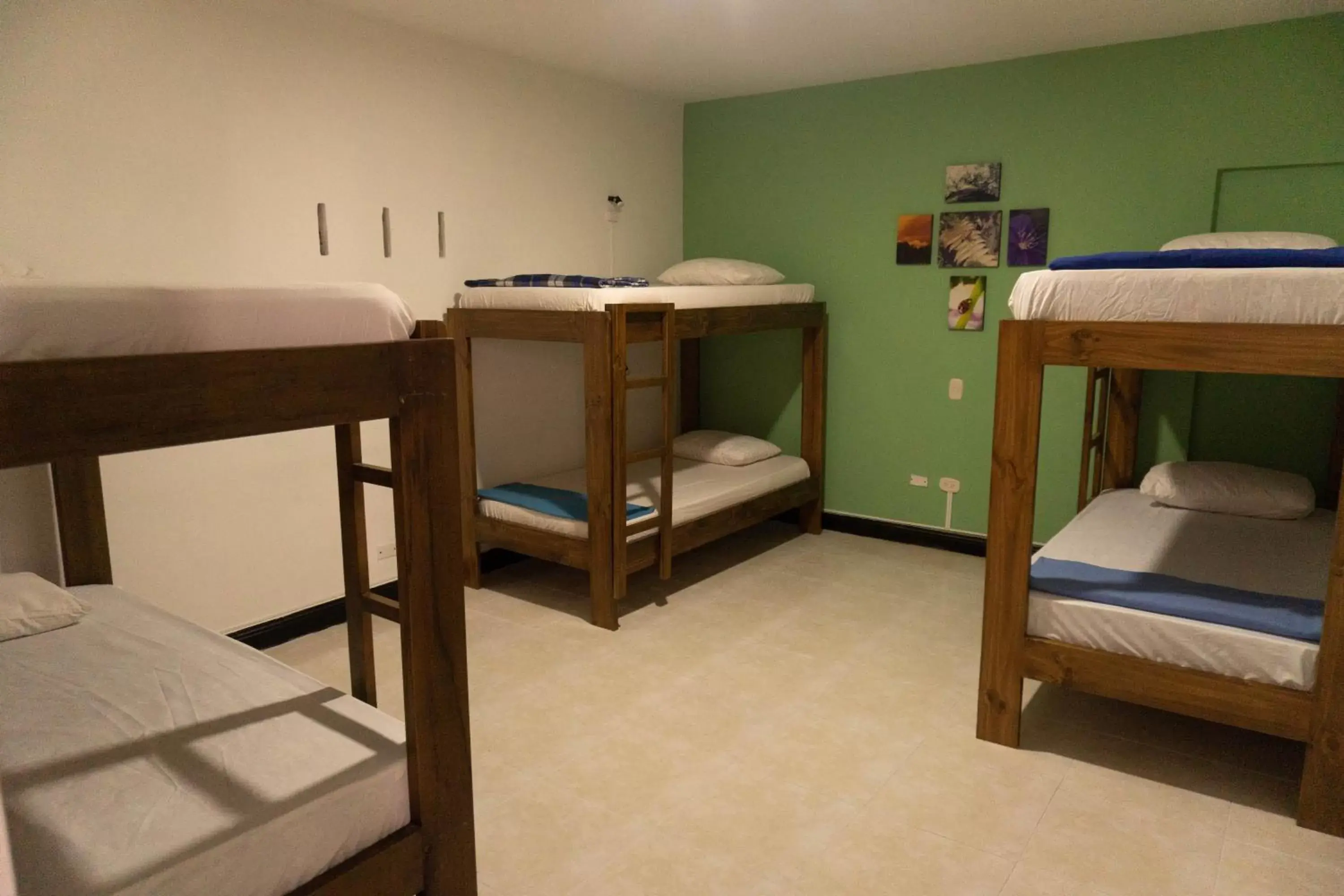 Bed in 6-Bed Dormitory Room in Tuki Hostel & Lounge Bed in 6-Bed Dormitory Room in Tuki Hostel & Lounge