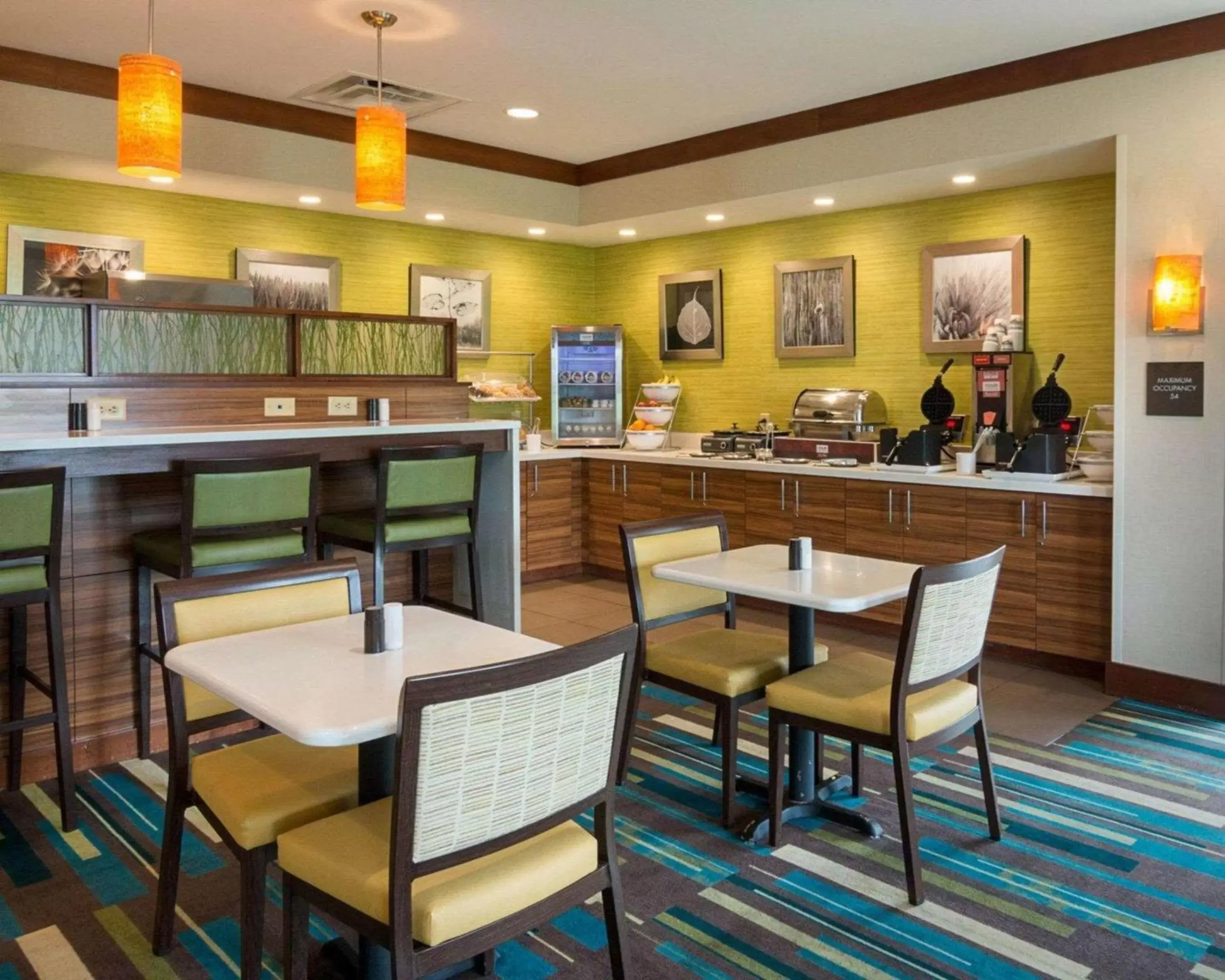 Restaurant/Places to Eat in Comfort Suites Bossier City