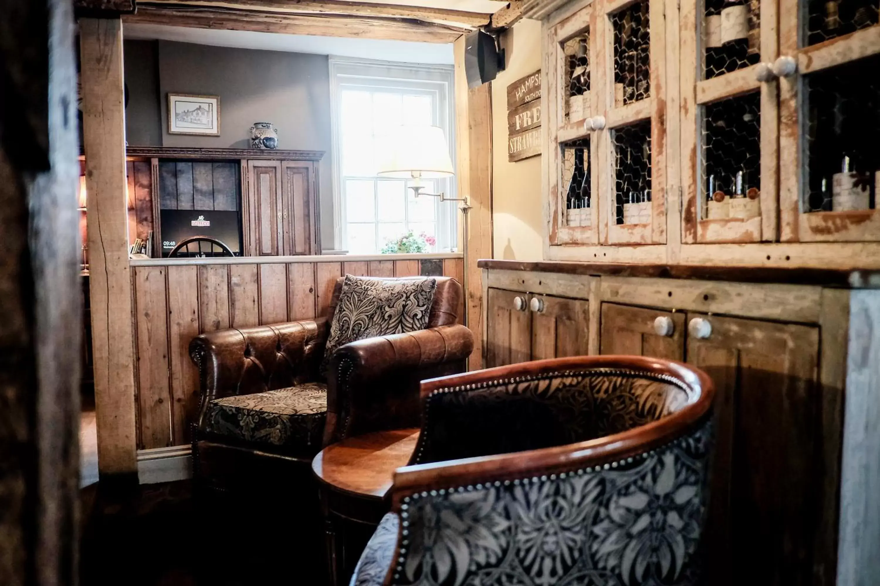 Lounge or bar, Seating Area in The Crown Inn