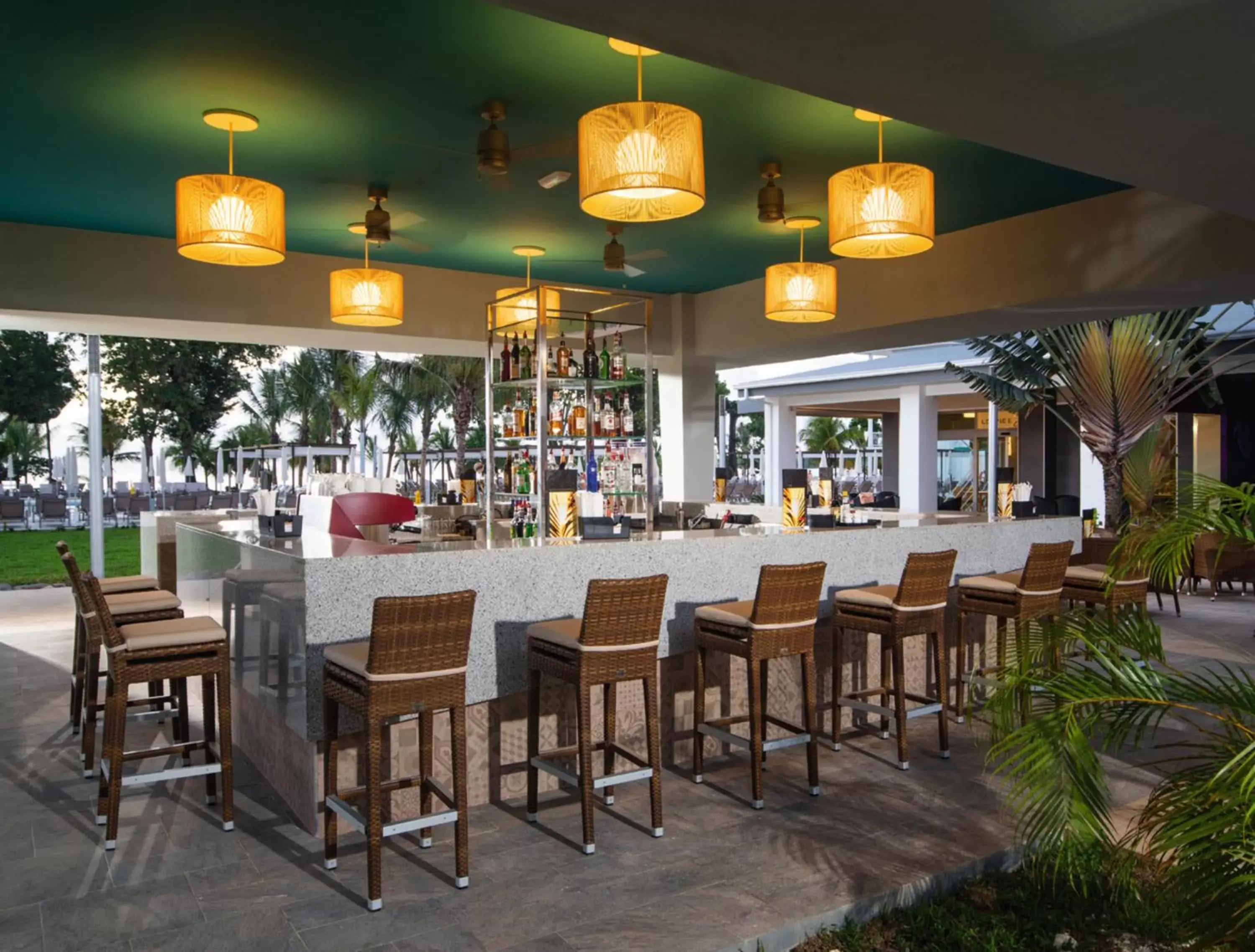 Lounge or bar, Restaurant/Places to Eat in Riu Palace Tropical Bay - All Inclusive