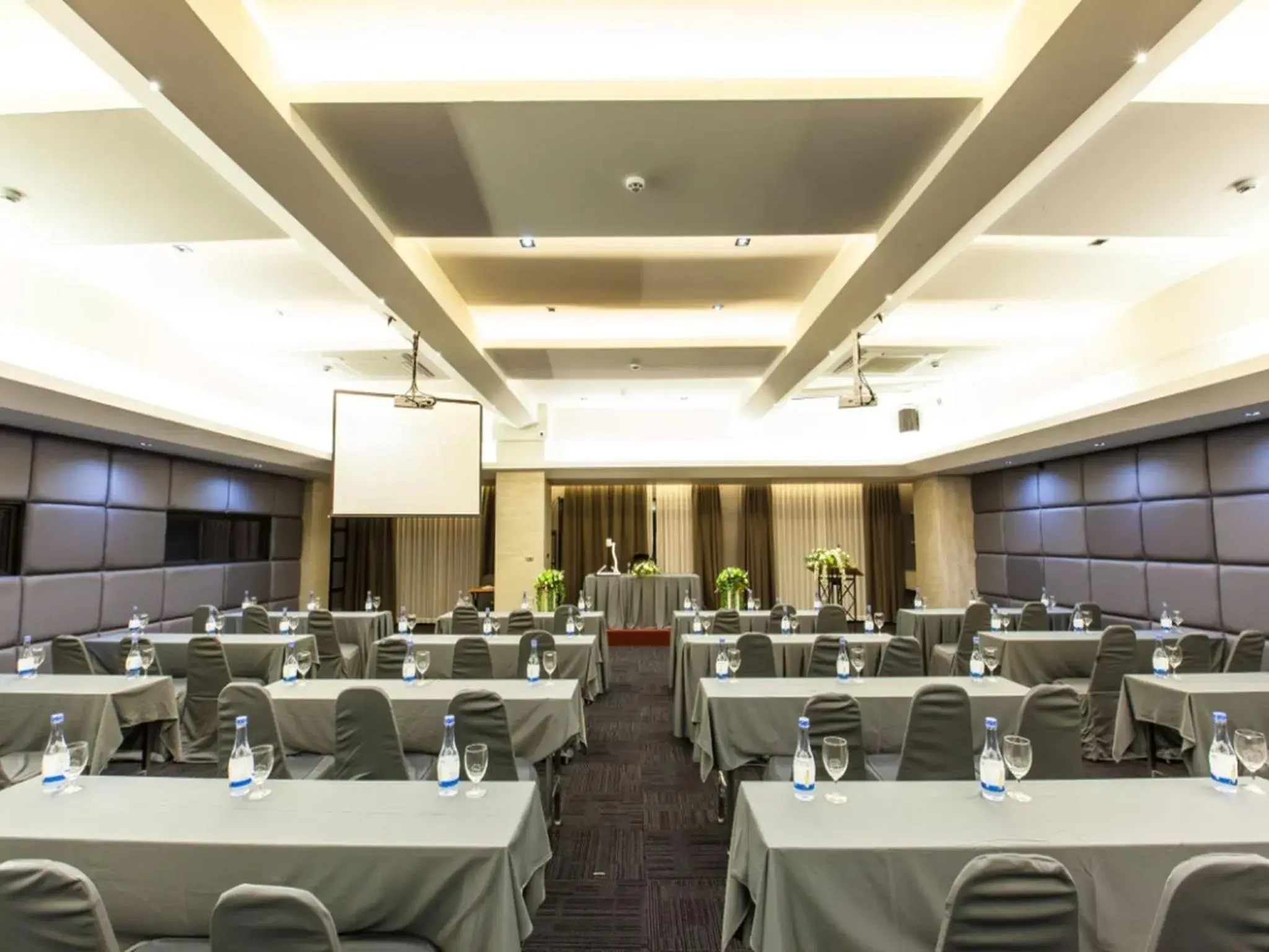 Banquet/Function facilities in Loft Mania Boutique Hotel (SHA Extra Plus)