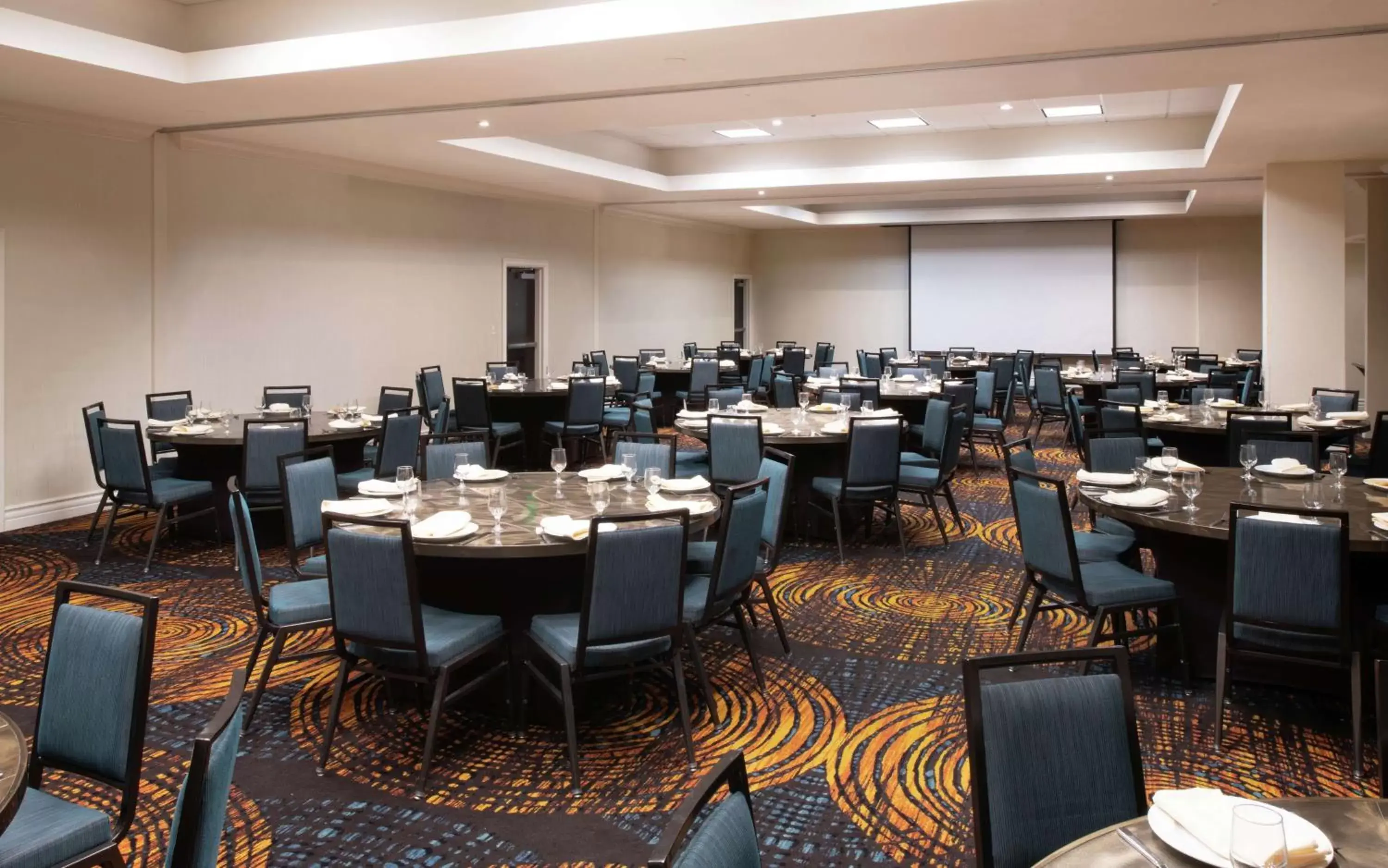 Meeting/conference room, Restaurant/Places to Eat in Embassy Suites by Hilton Walnut Creek