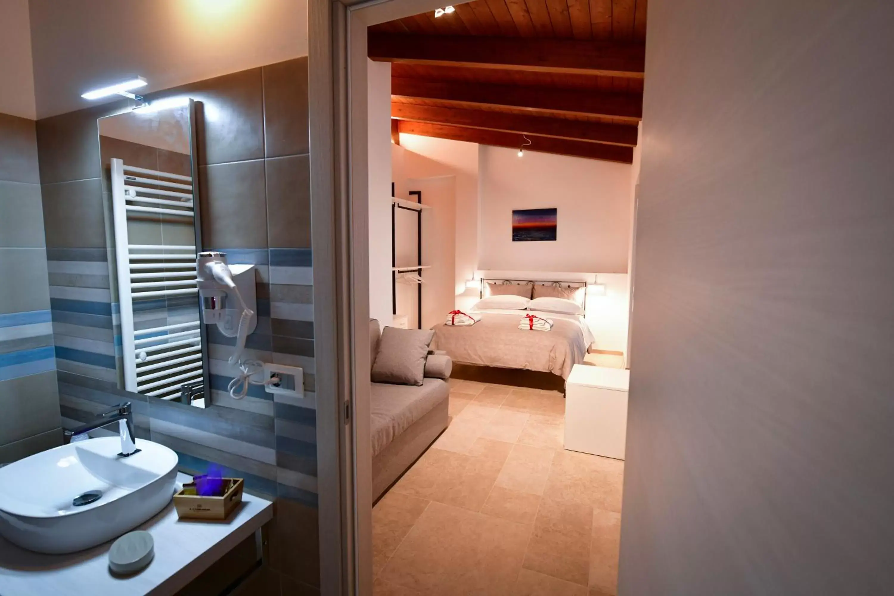 Photo of the whole room, Bathroom in IL CAMBUSIERE nature relais