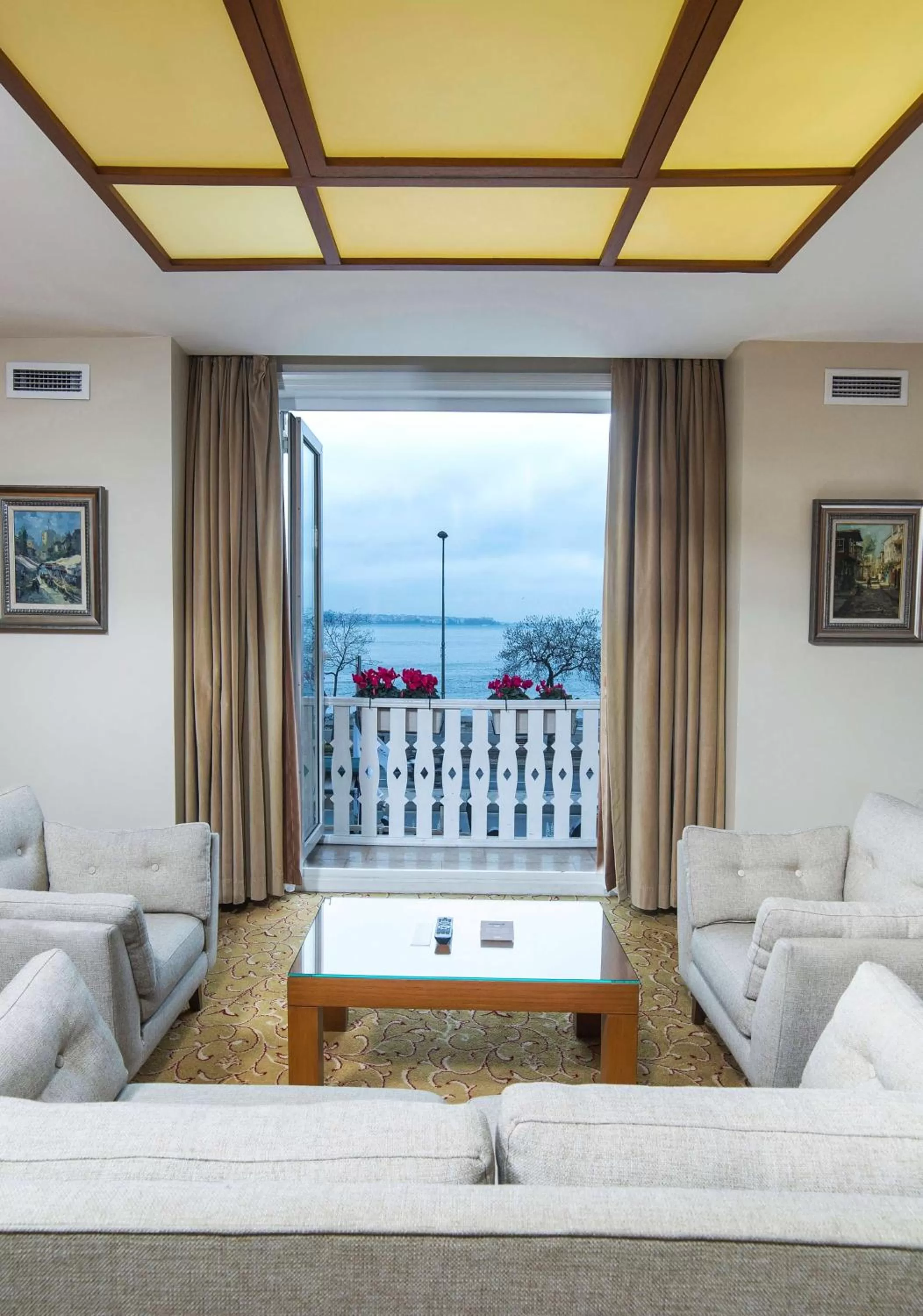 Photo of the whole room in Radisson Hotel Istanbul Sultanahmet