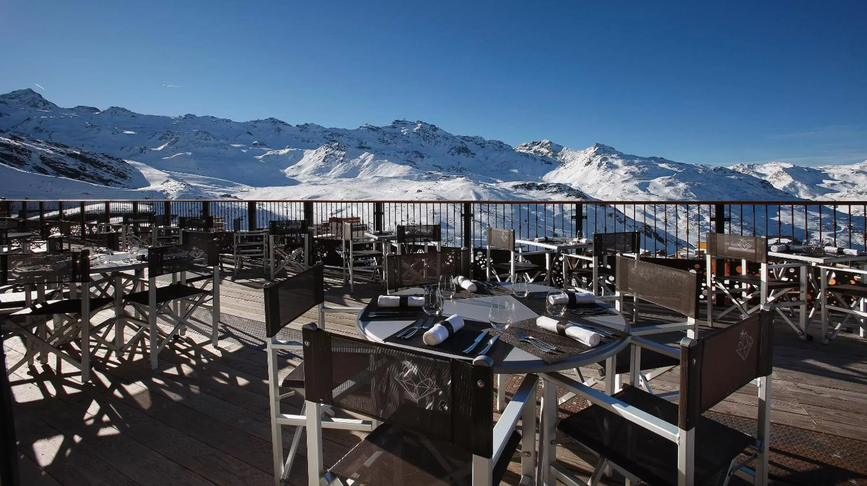 Mountain view, Restaurant/Places to Eat in Hôtel Koh-I Nor by Les Etincelles