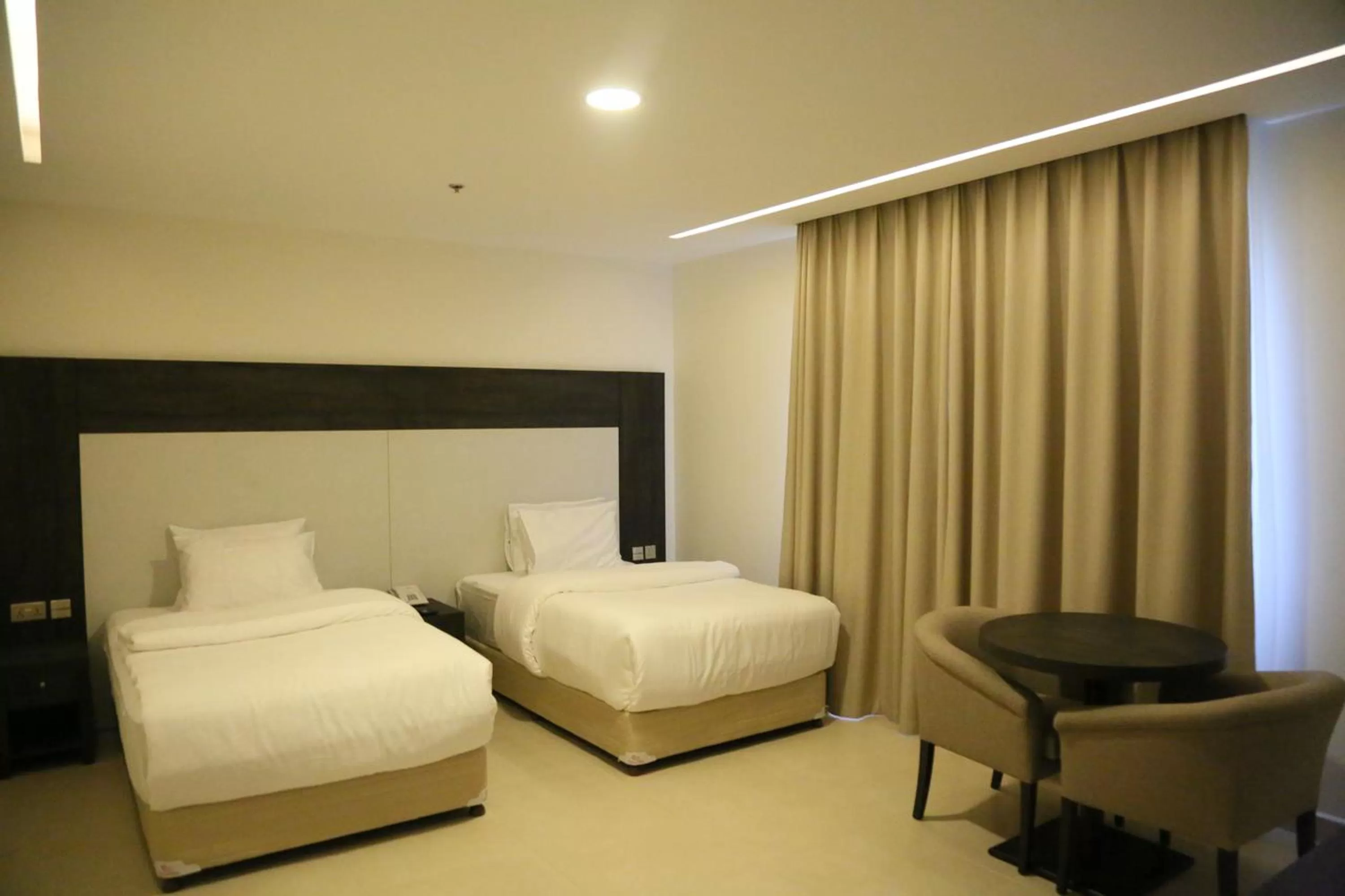 Bedroom, Bed in Manazil Aldar Hotel