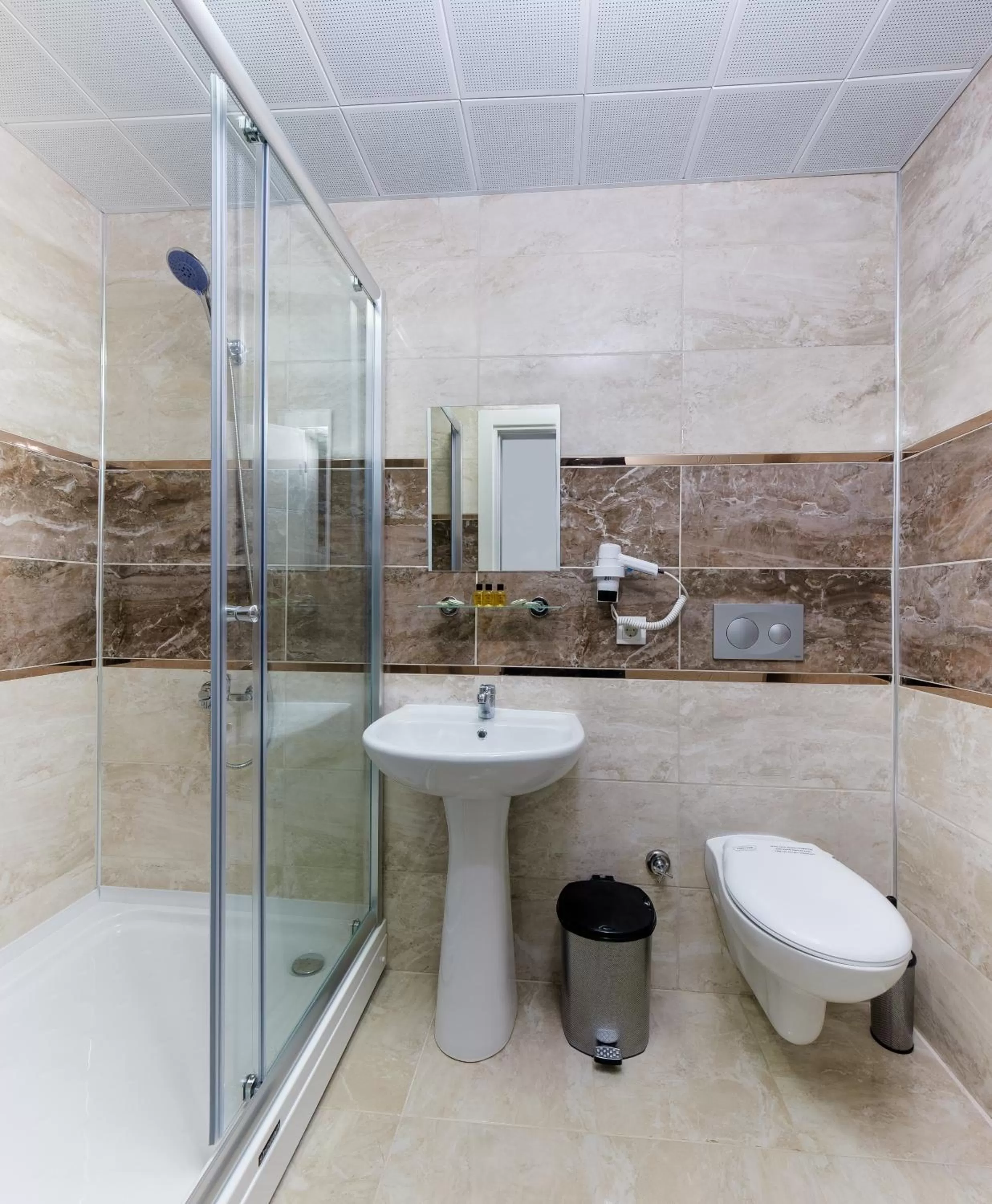 Shower in Grand Gulluk Hotel City Center Antalya