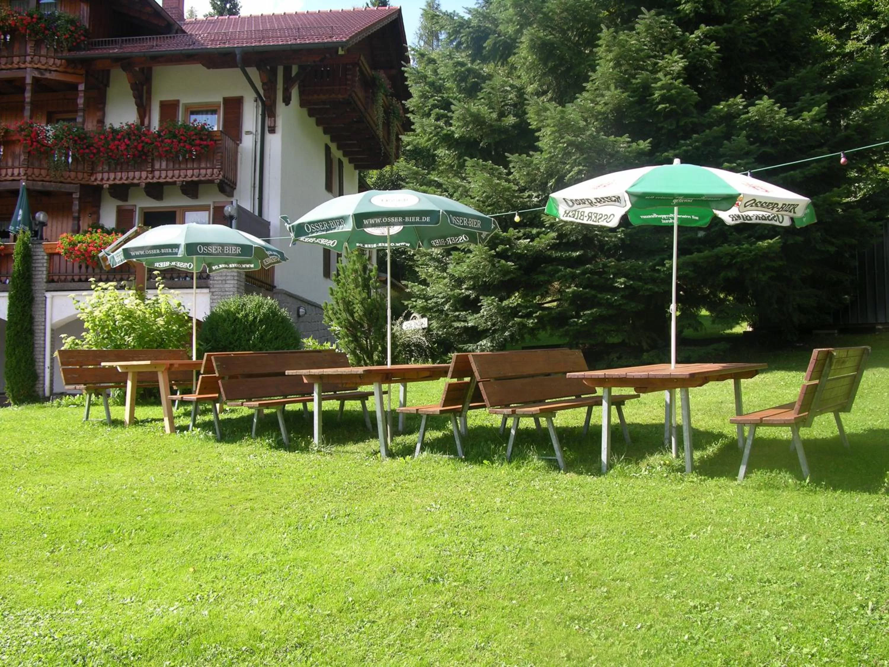 BBQ facilities in GarniHotel - Arberblick