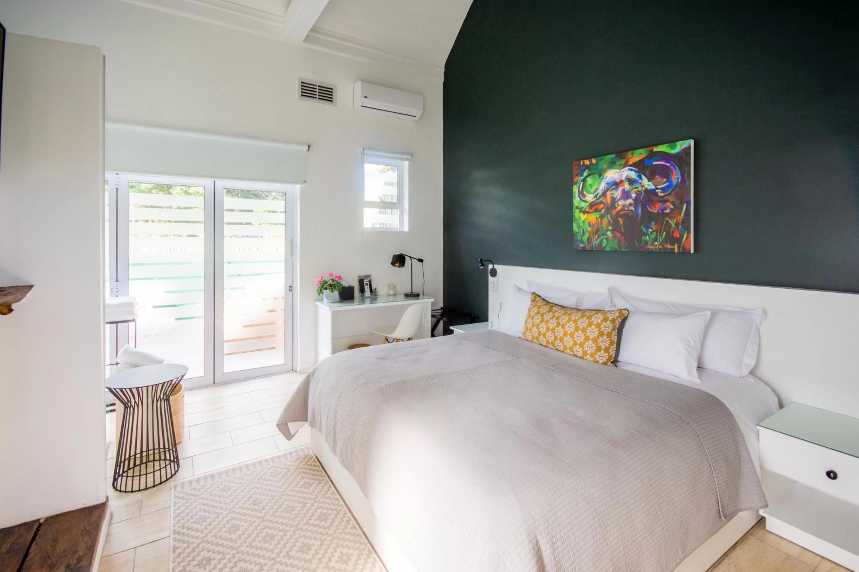 Bed in Vida Nova Retreat