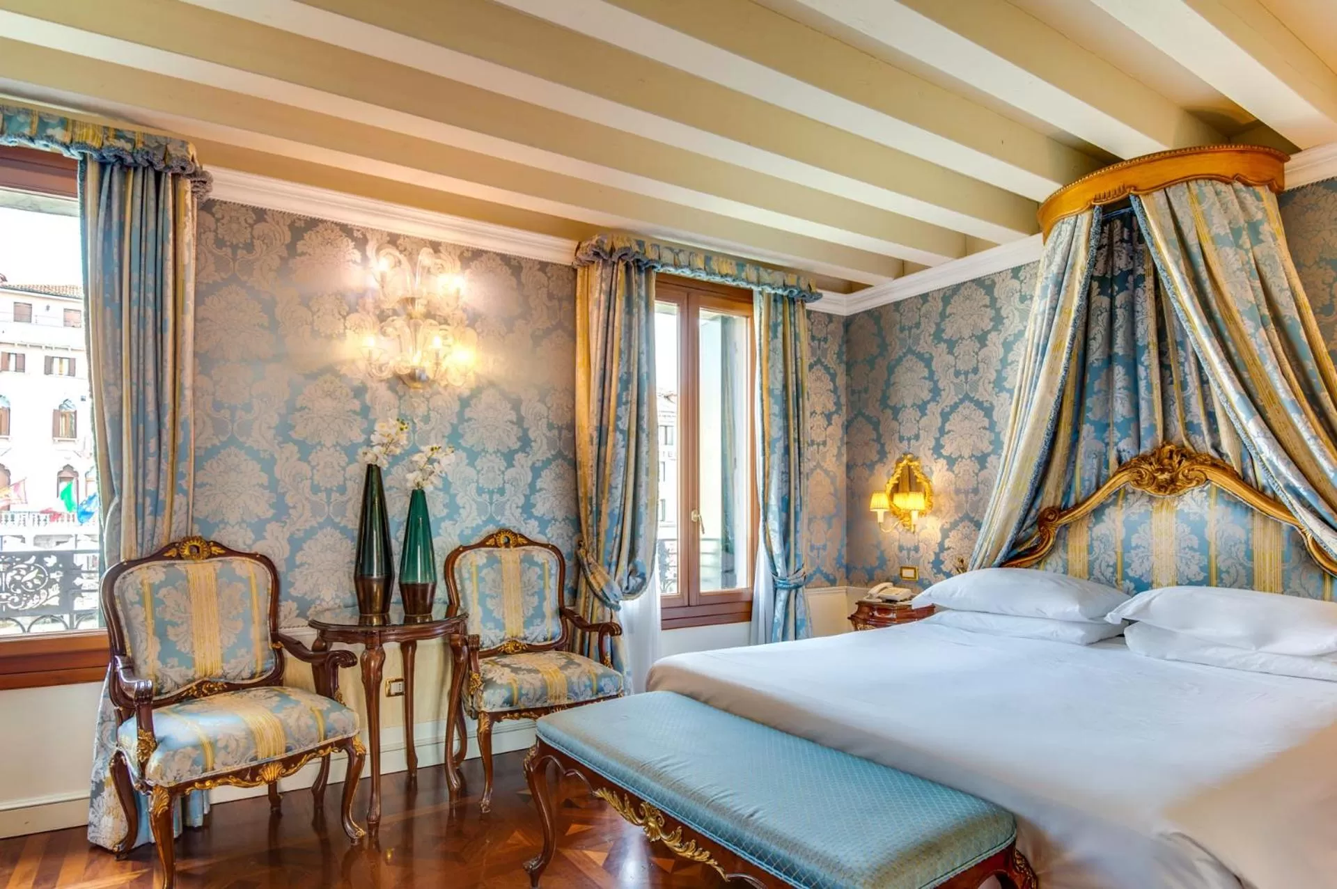 Bedroom, Bed in Canal Grande