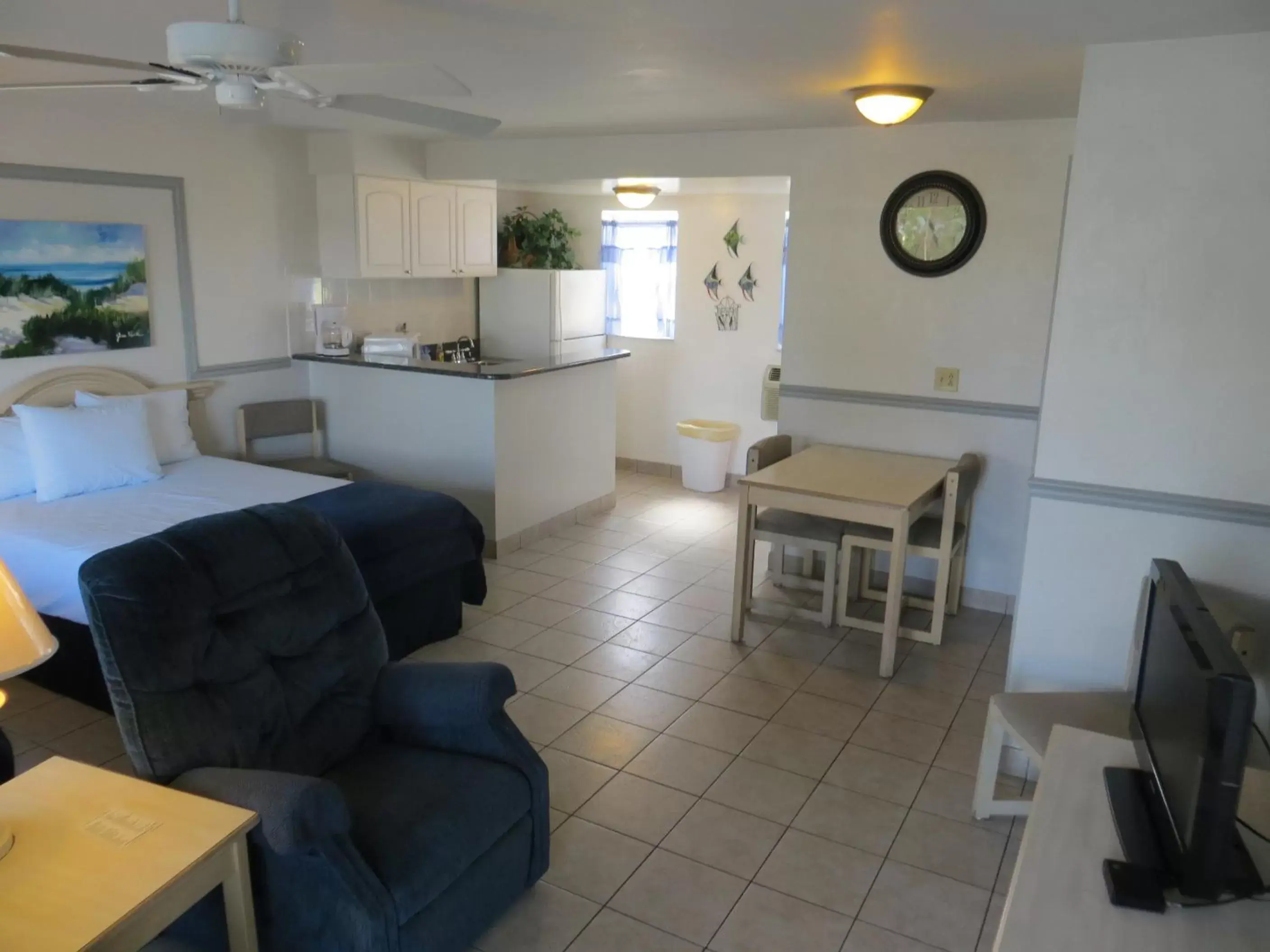 Dining area, Seating Area in Sand Castle Motel