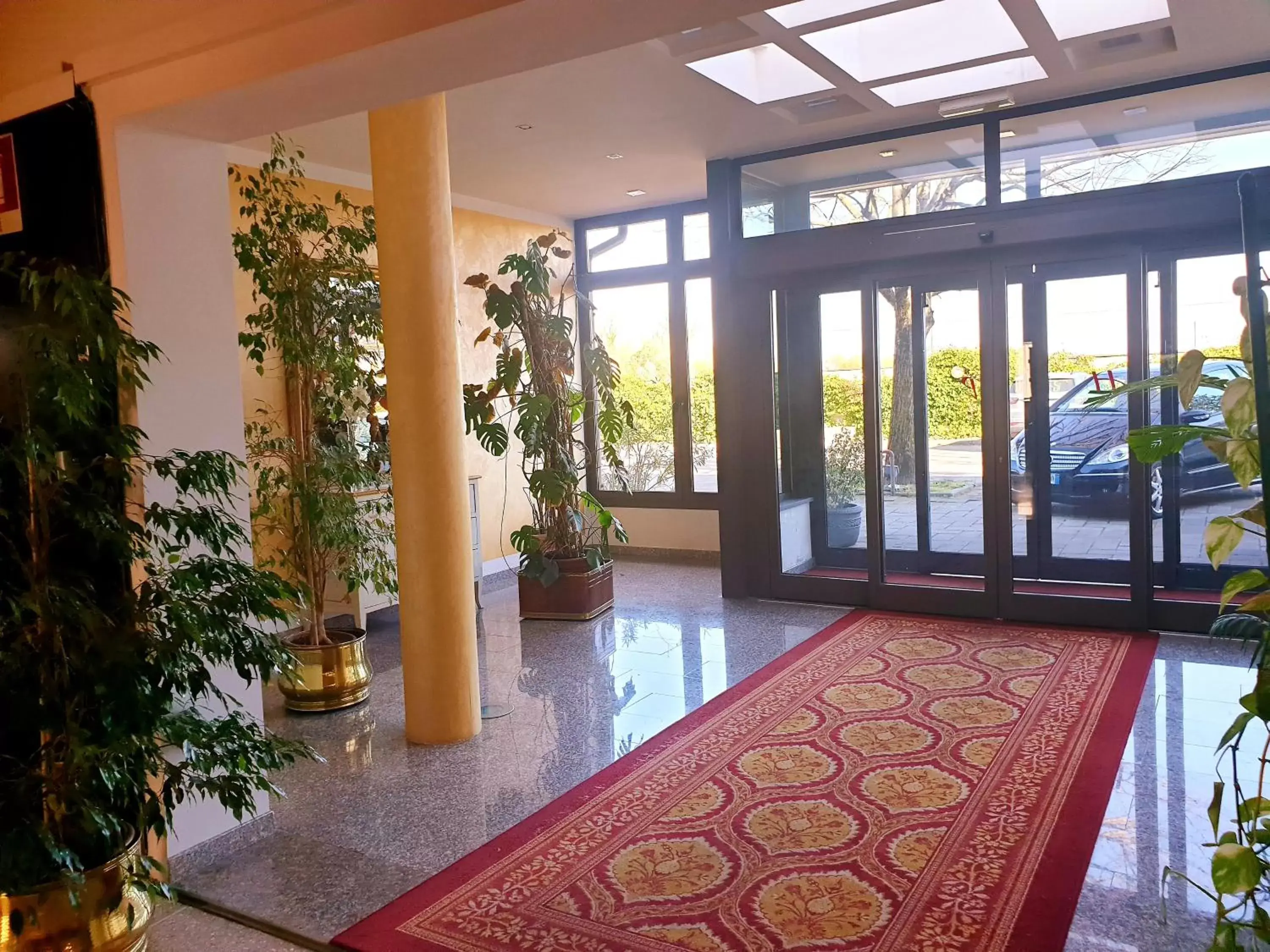 Facade/entrance in HOTEL PARADISO