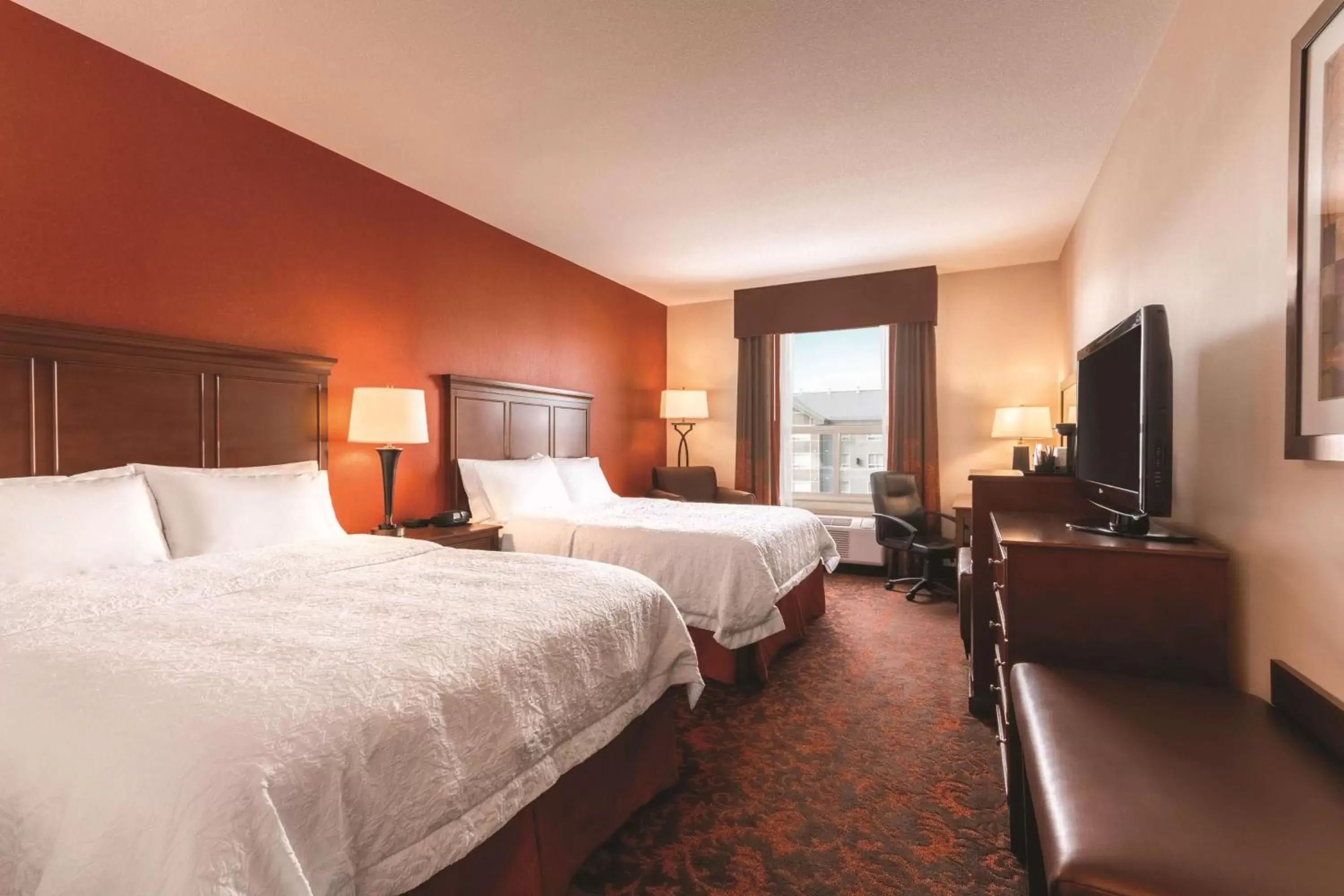 Bed in Hampton Inn by Hilton Edmonton South
