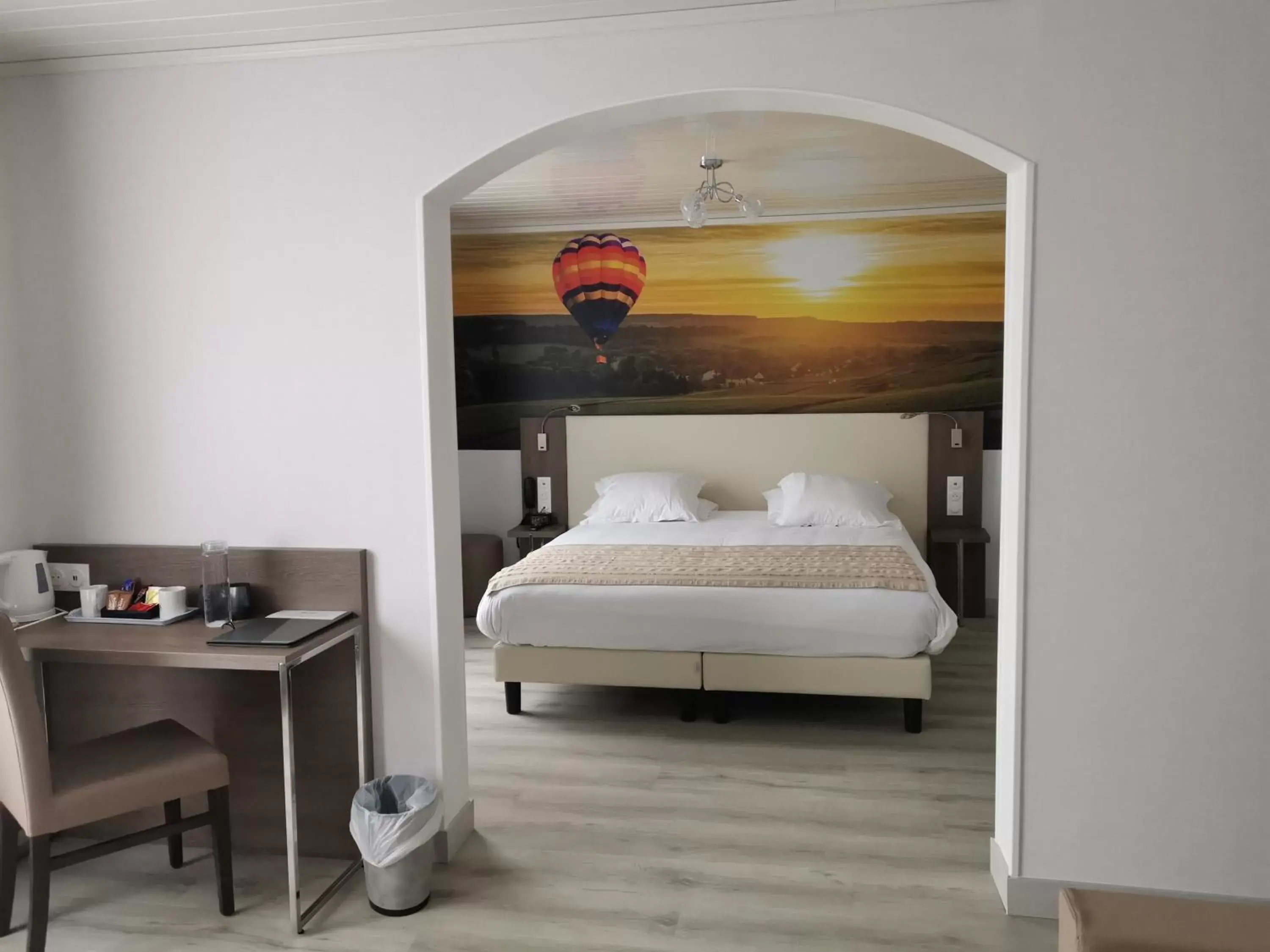 Photo of the whole room, Bed in Best Western Hotel Ile de France