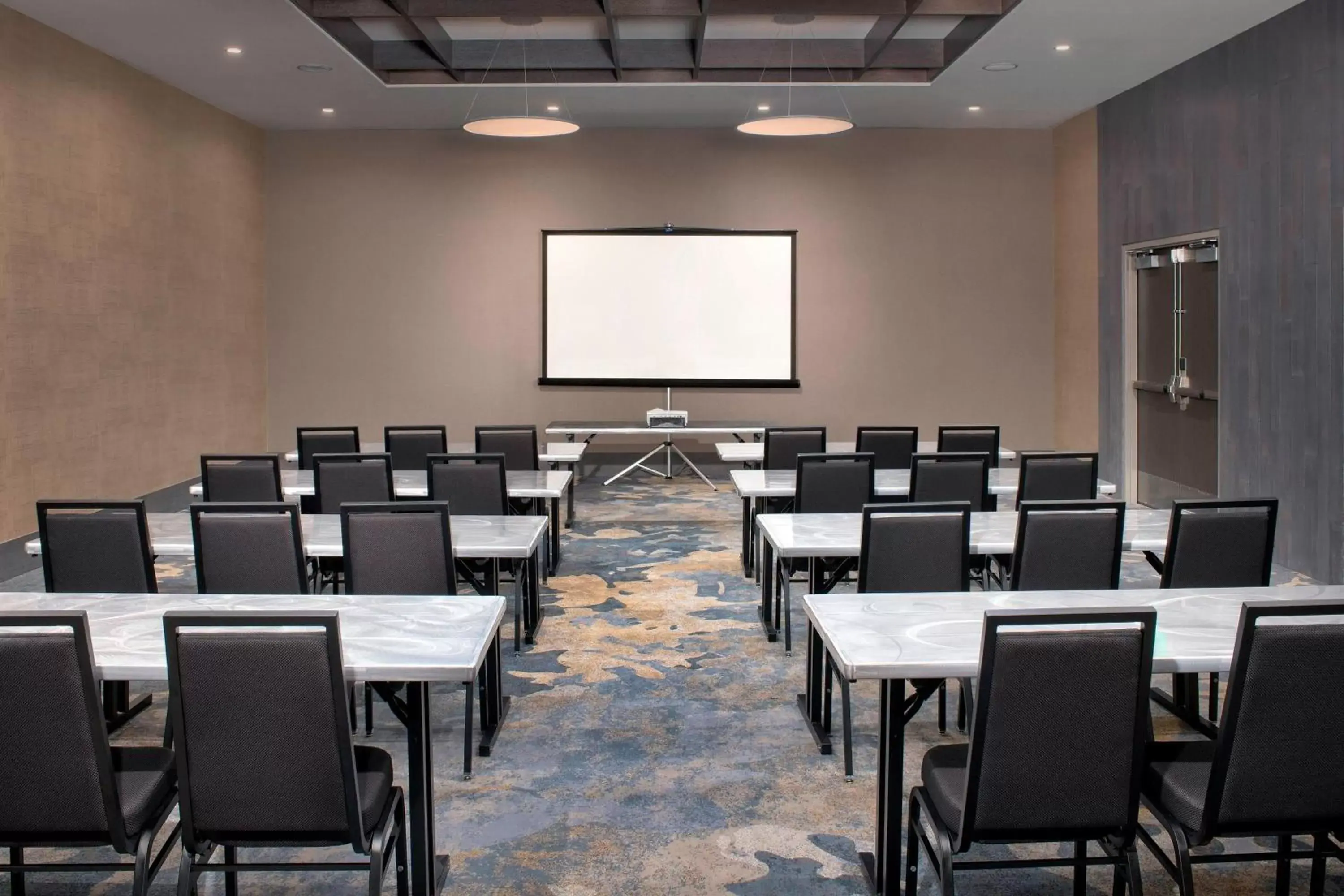 Meeting/conference room in Delta Hotels by Marriott Seattle Everett
