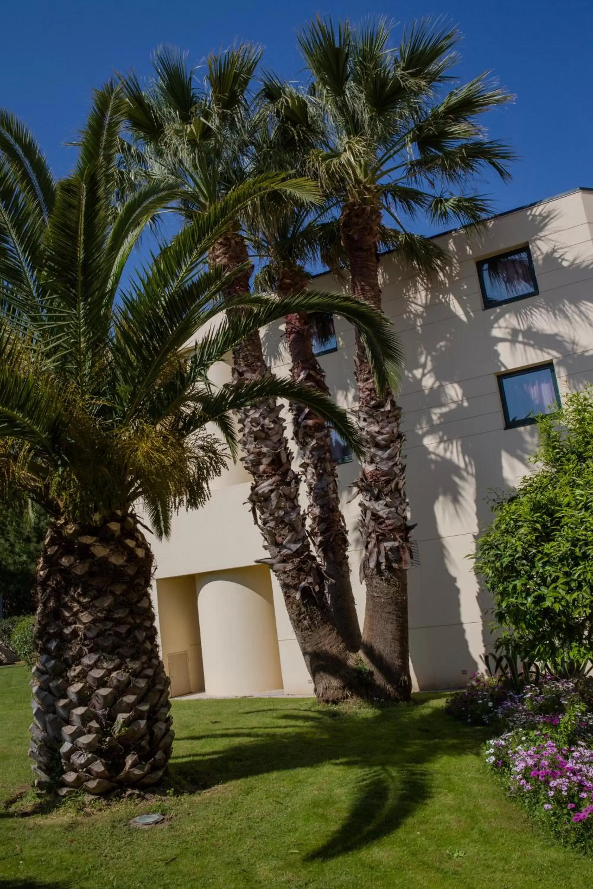 Facade/entrance, Property Building in Mercure Cannes Mandelieu