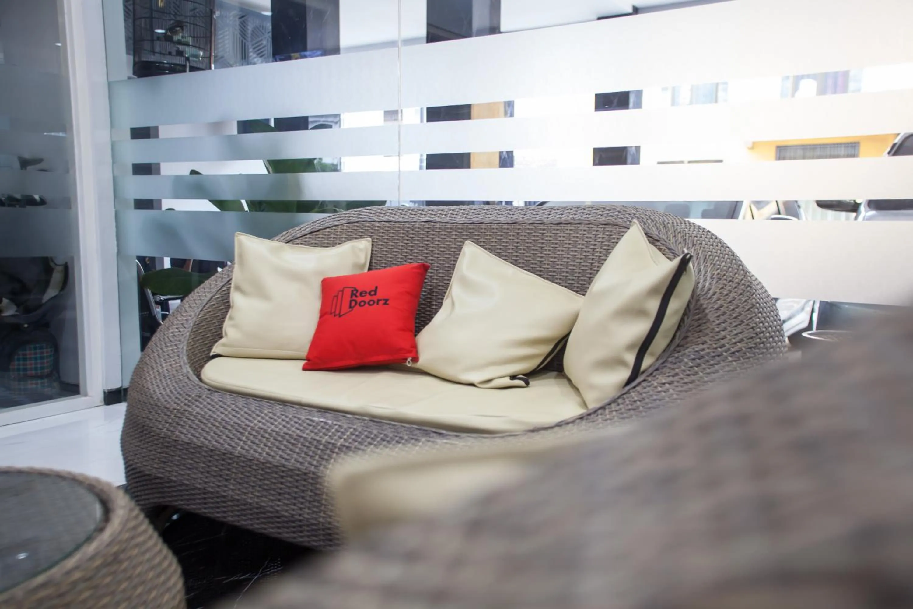 Seating area in RedDoorz Plus near Politeknik Negeri Malang