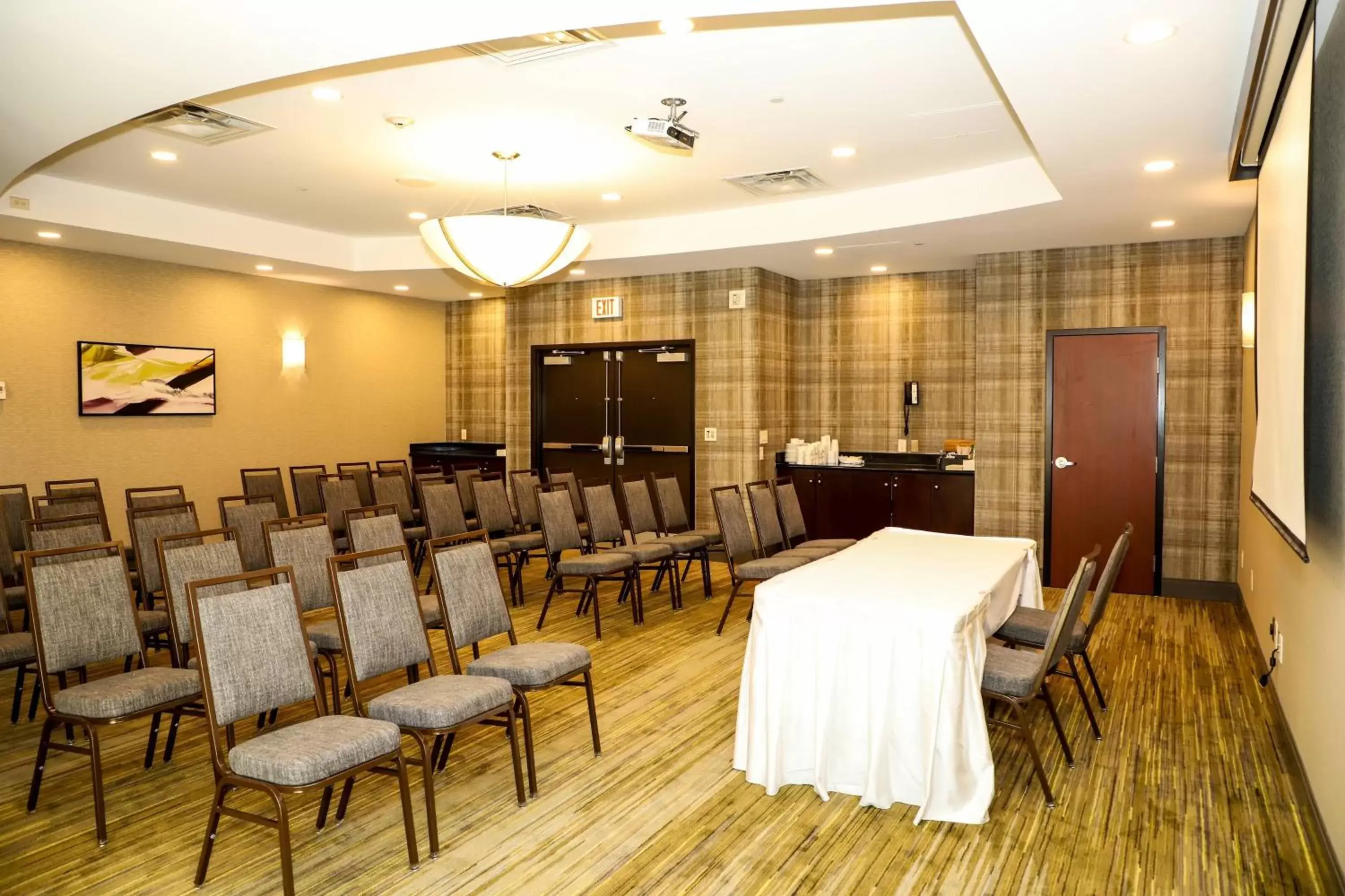 Meeting/conference room in Courtyard by Marriott Toronto Brampton