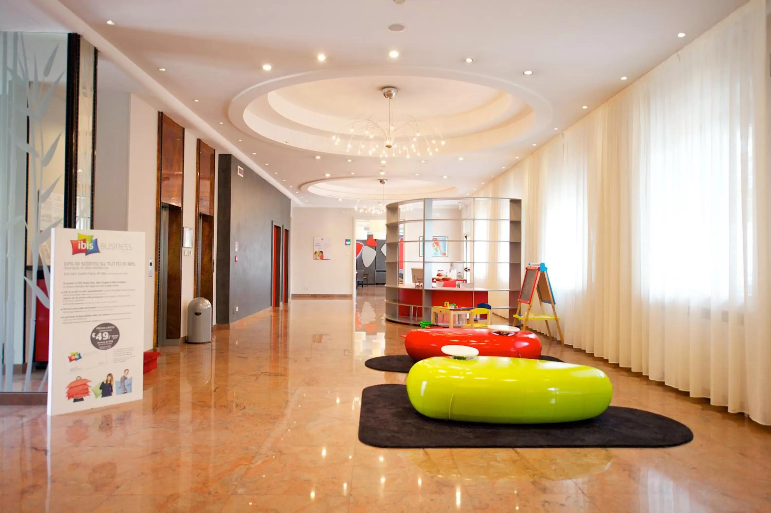 Lobby or reception in Ibis Styles Parma Toscanini