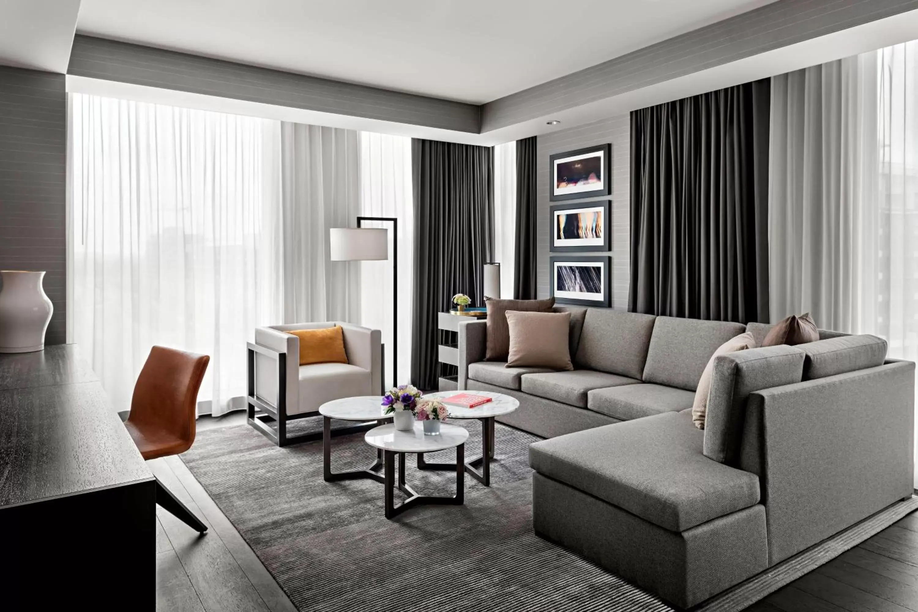 Bedroom, Seating Area in Toronto Marriott Markham