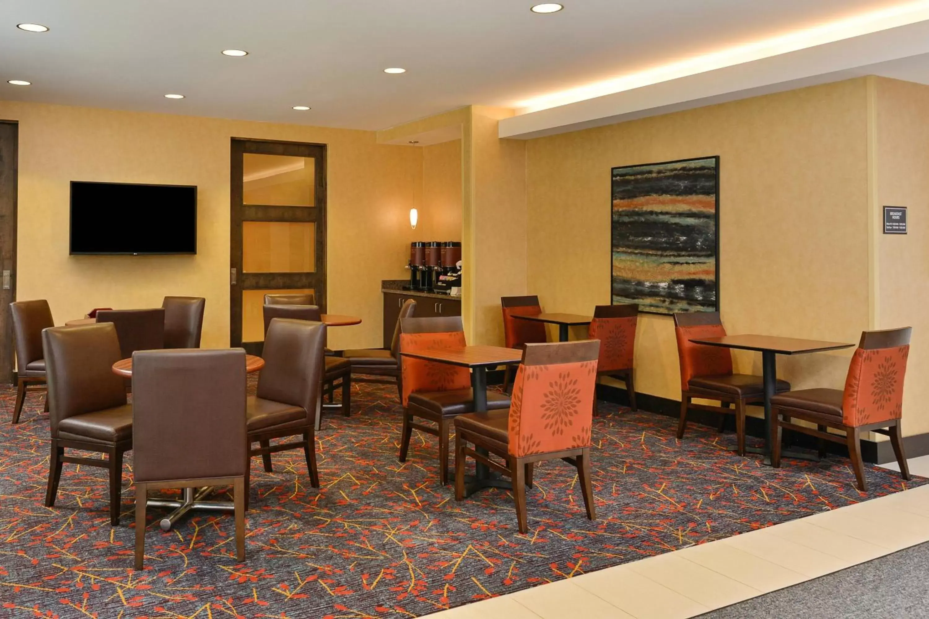 Restaurant/Places to Eat in Residence Inn by Marriott Des Moines Downtown