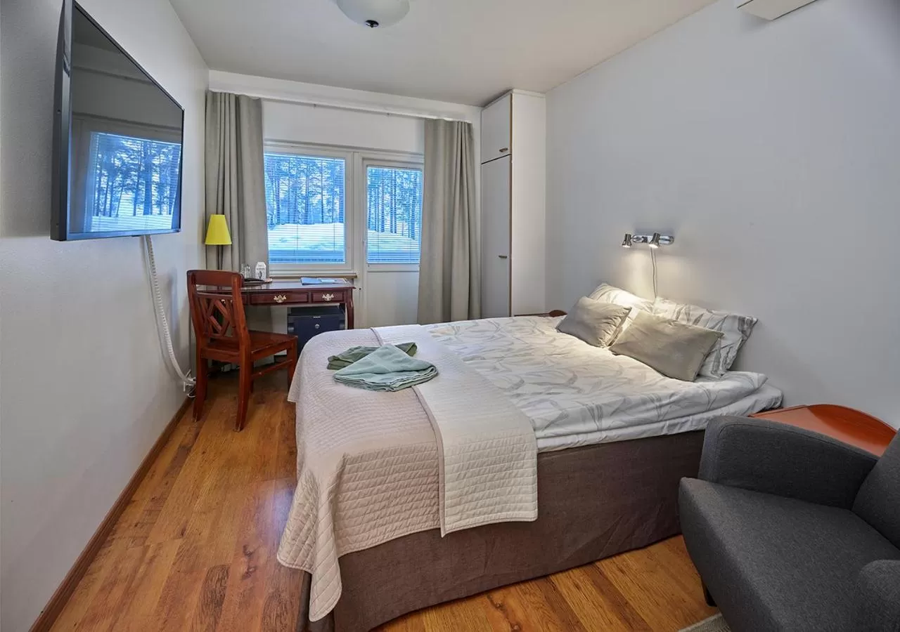 Photo of the whole room, Bed in Hotelli-Ravintola Gasthaus Lohja