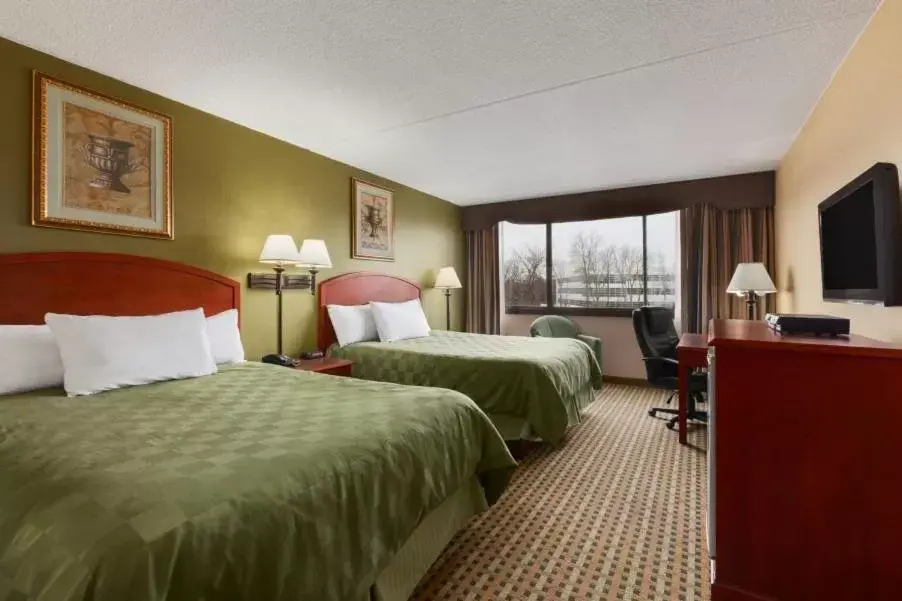 Bed in Ramada by Wyndham Rochelle Park Near Paramus