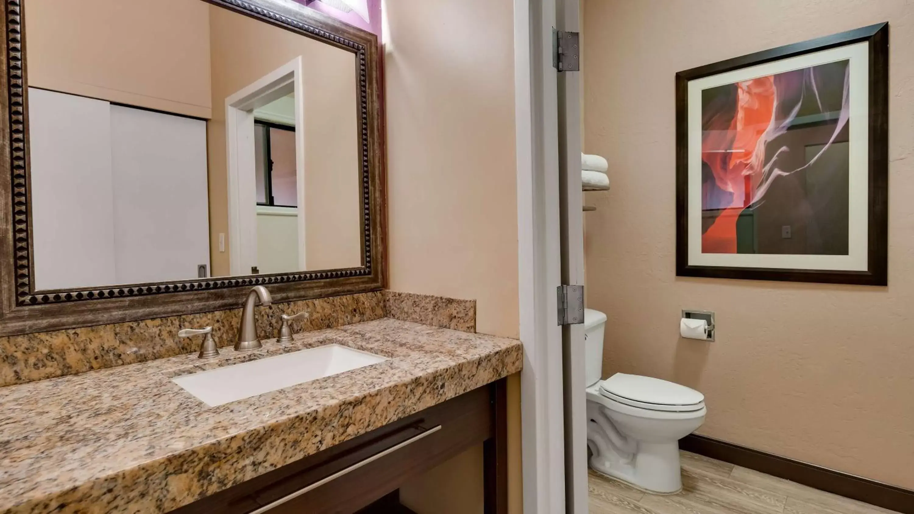 Bathroom in Best Western View of Lake Powell Hotel