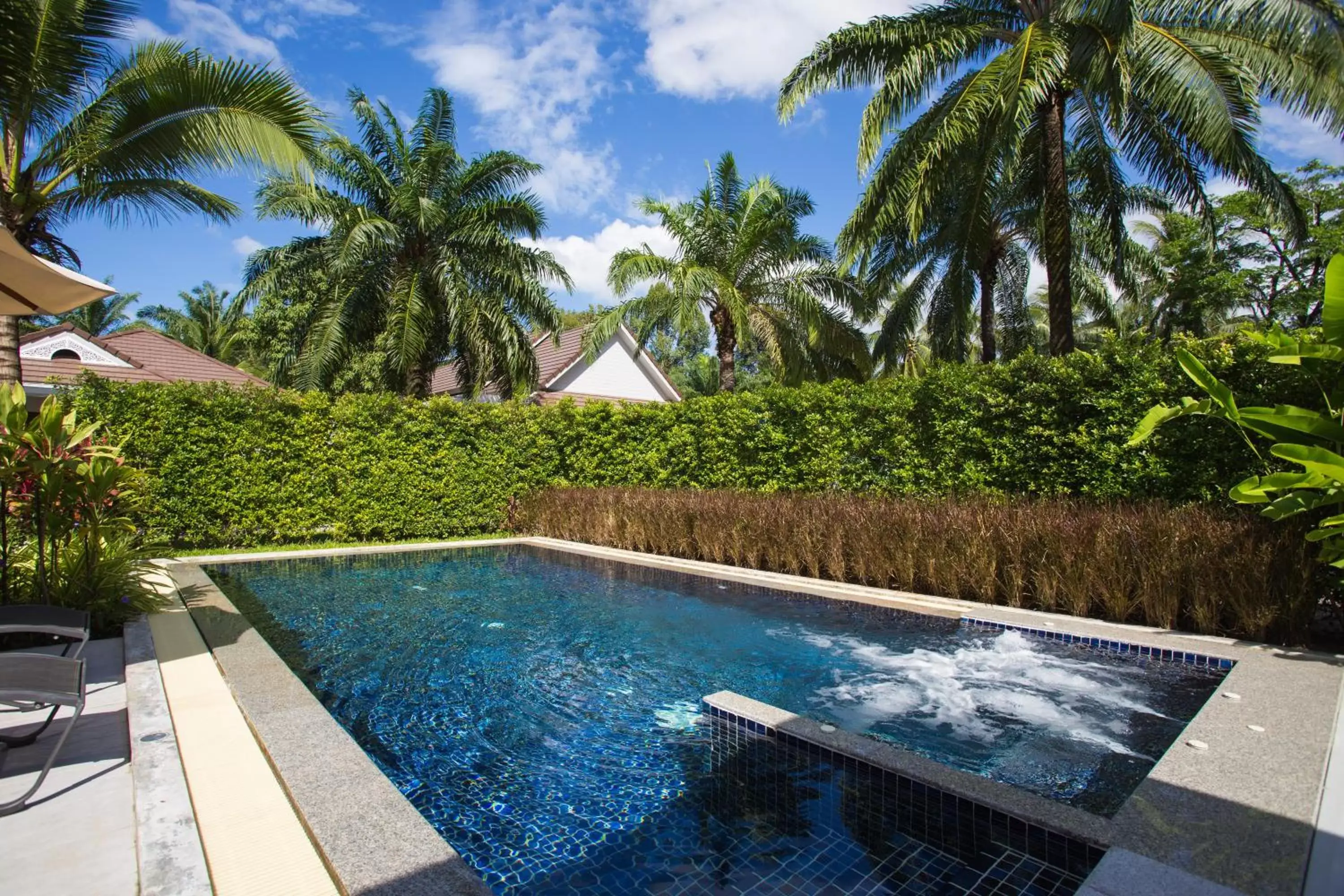 Hot Tub, Swimming Pool in Alisea Pool Villa Aonang