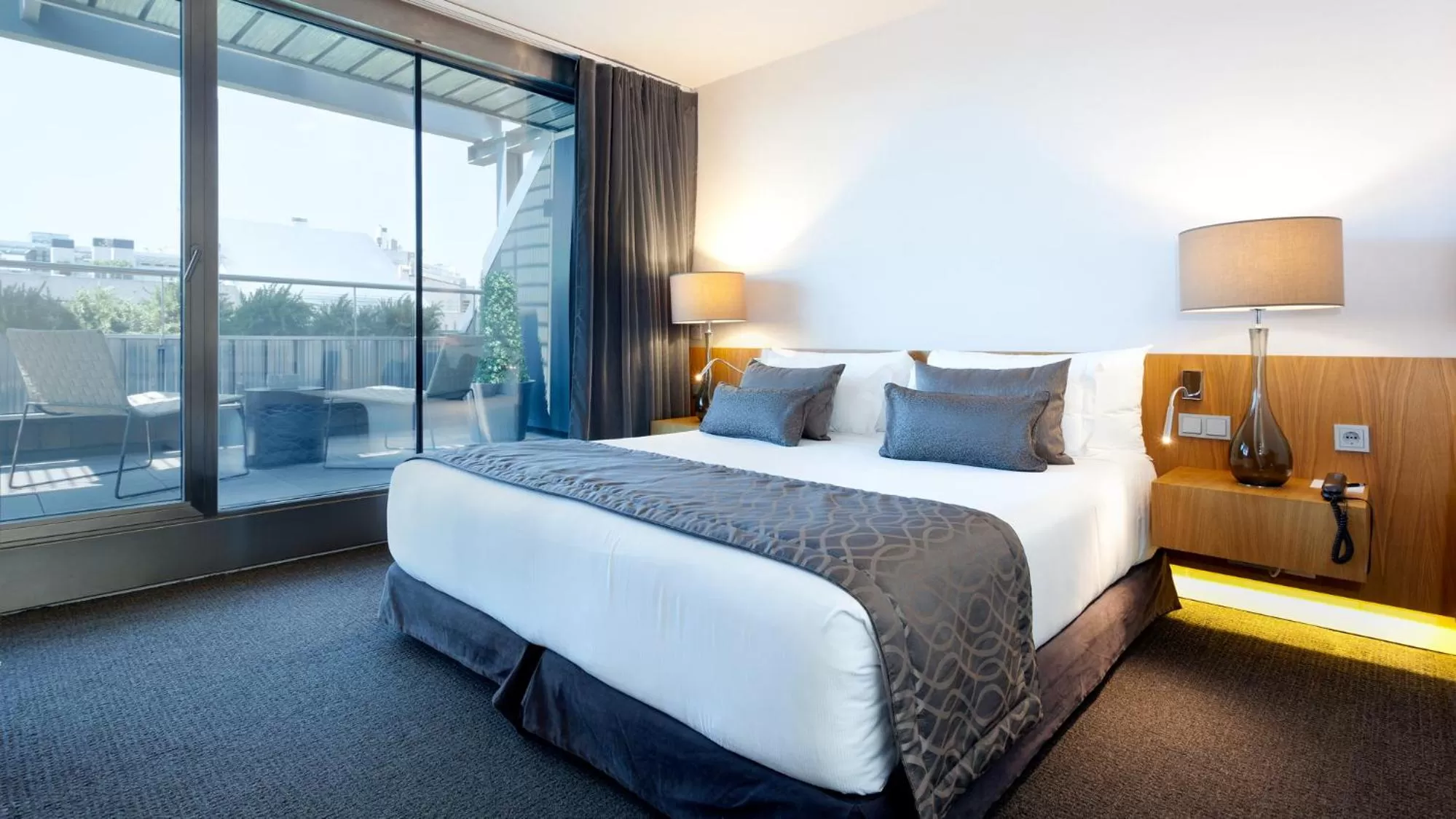 Photo of the whole room, Bed in Hotel Royal Passeig de Gracia