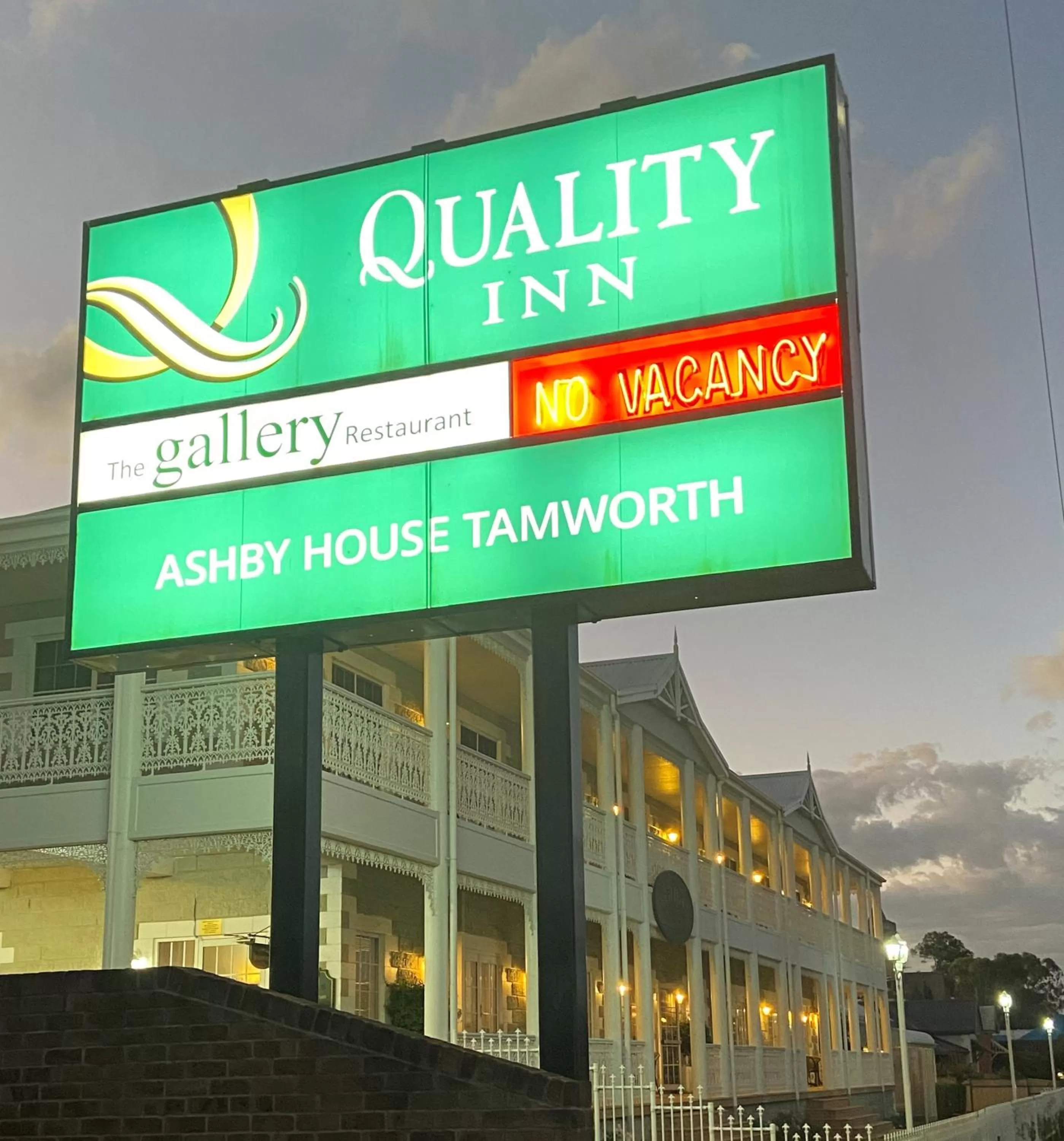 Property building in Quality Inn Ashby House Tamworth
