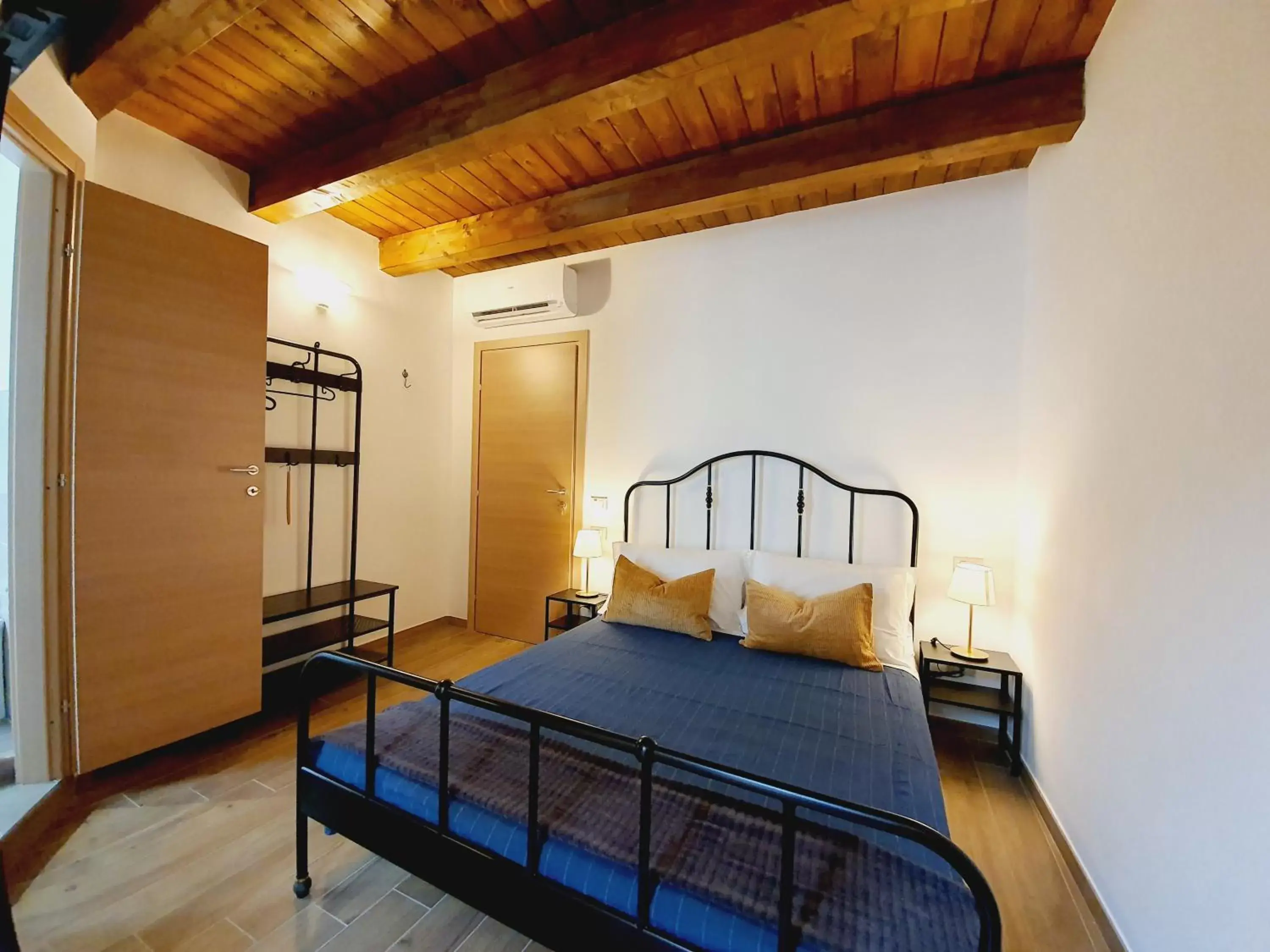 Bed in Casa Ludo - Fondi Vertice Rooms