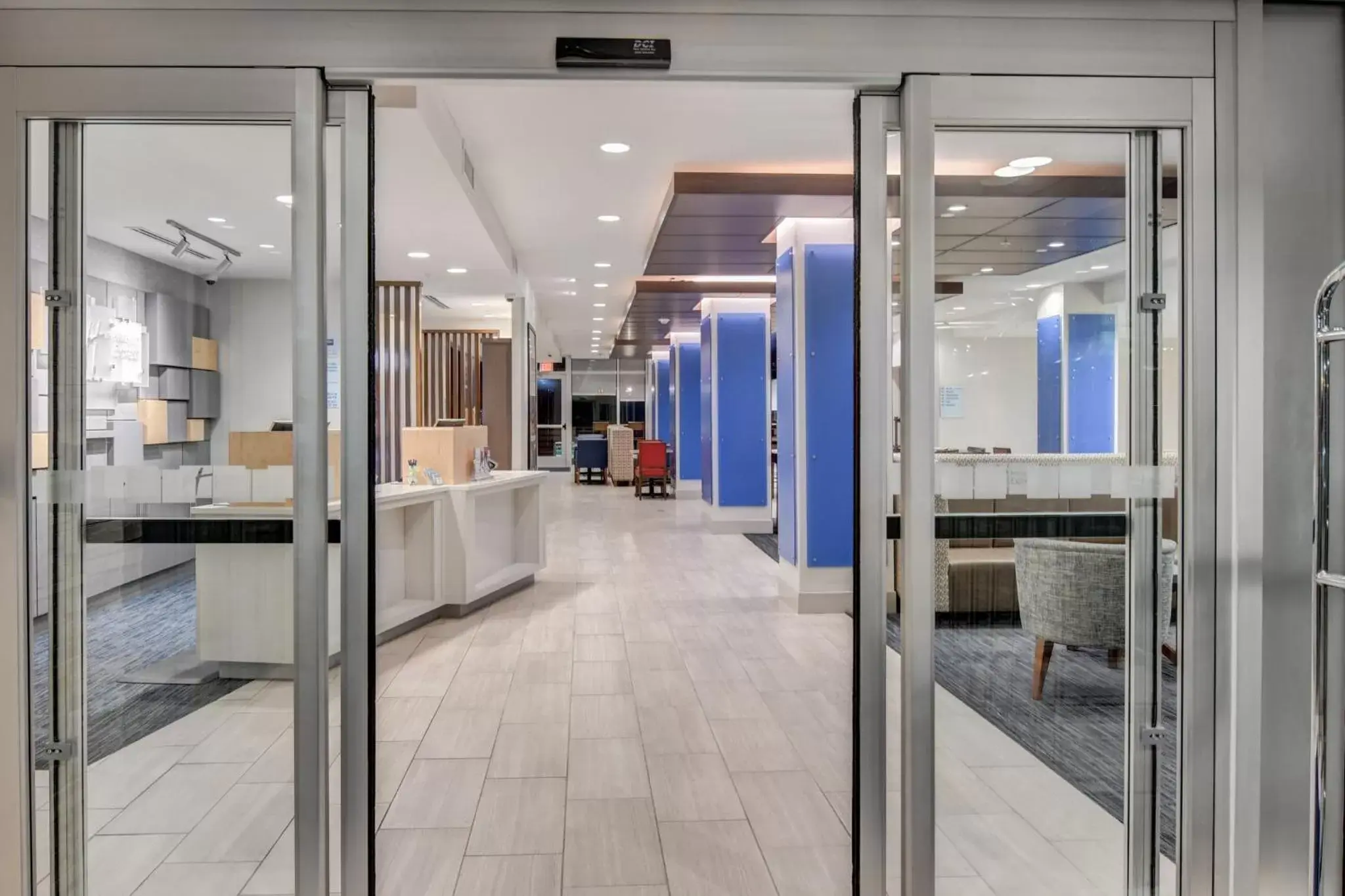 Property building in Holiday Inn Express - Fort Walton Beach Central by IHG Property building in Holiday Inn Express - Fort Walton Beach Central by IHG